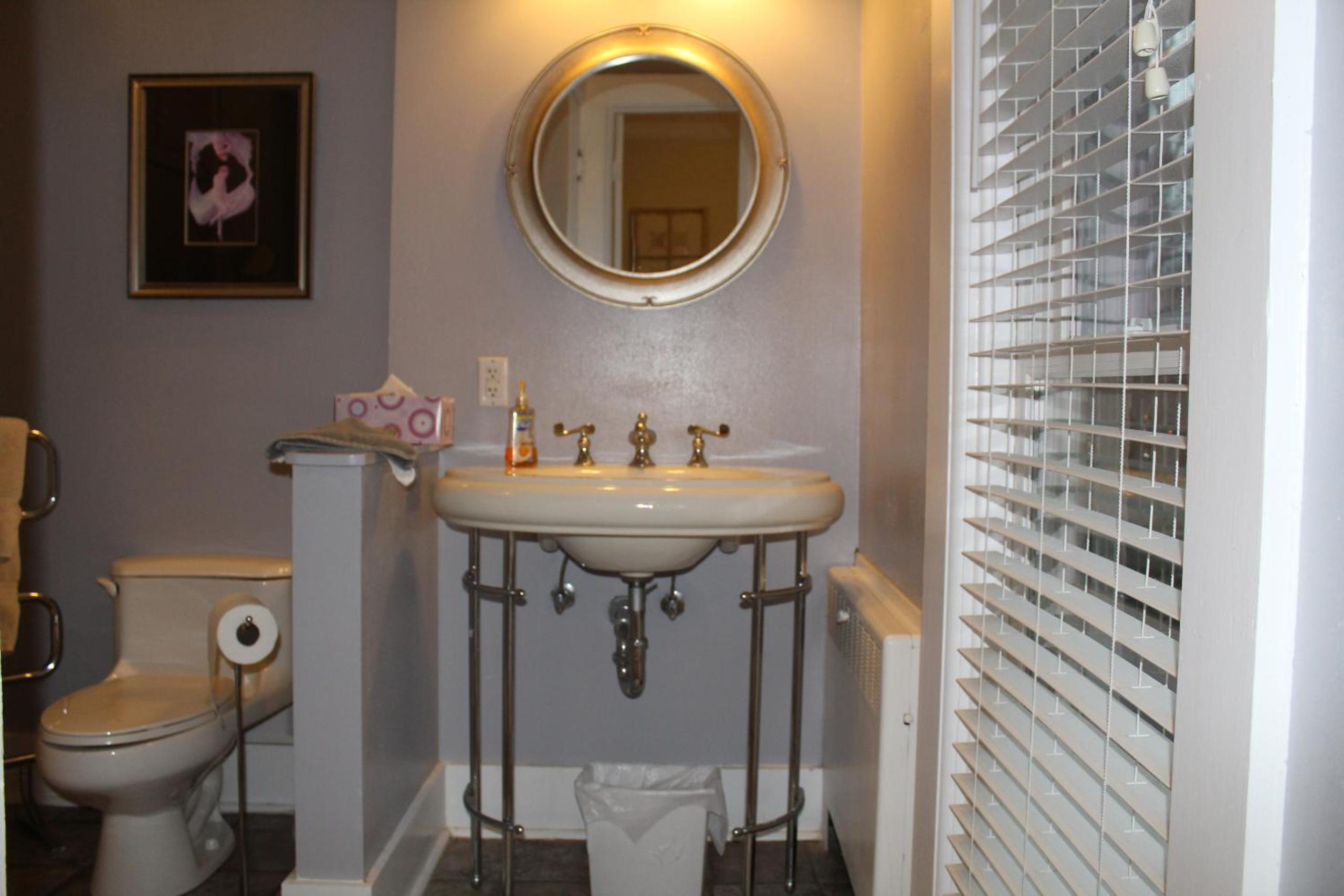 Queen Suite photo 3