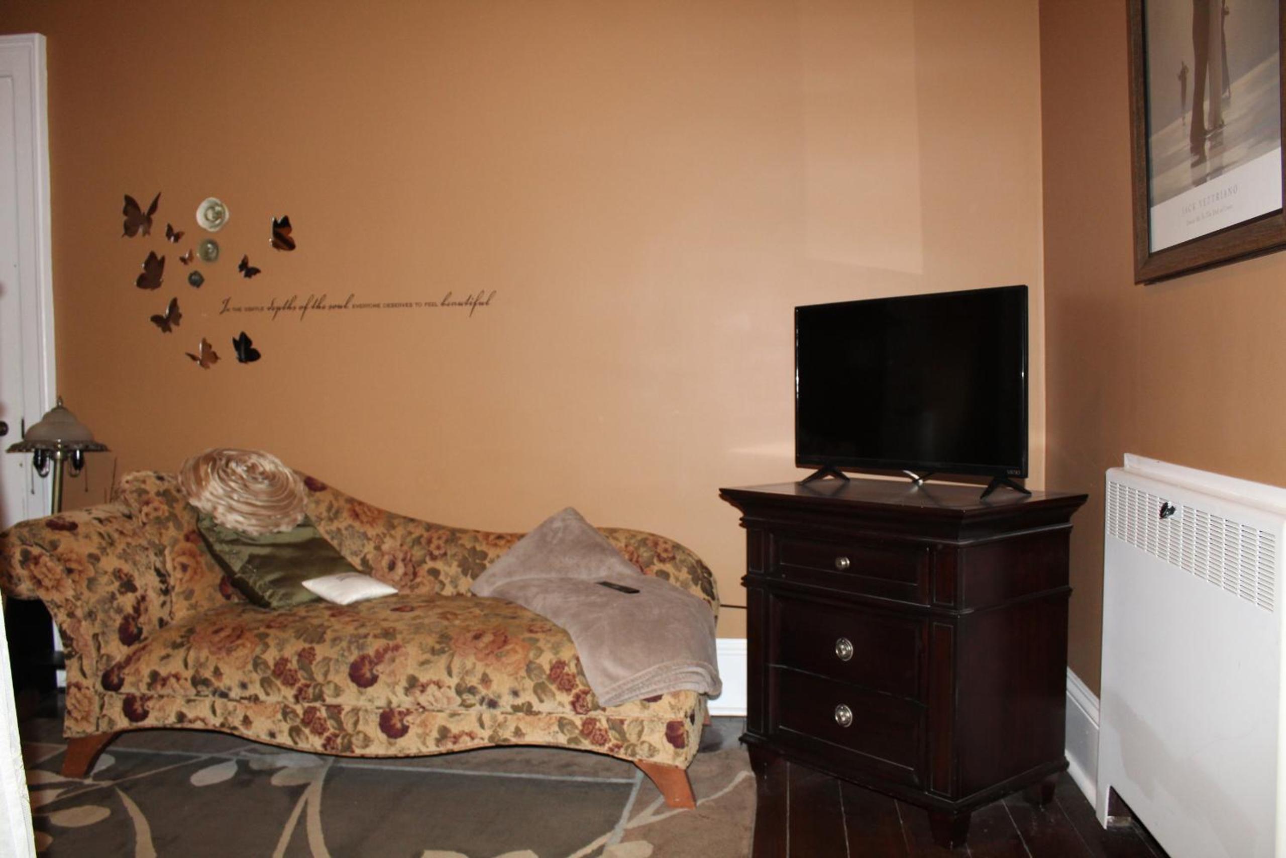 Standard Queen Room photo 3
