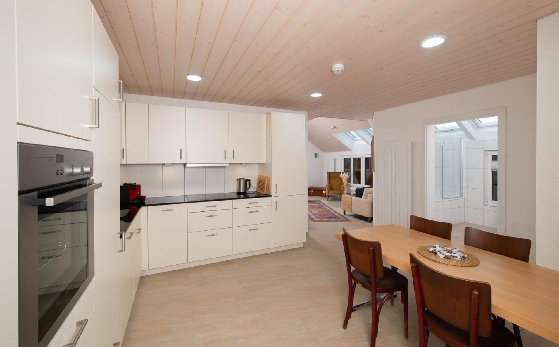 Apartment - Split Level photo 2