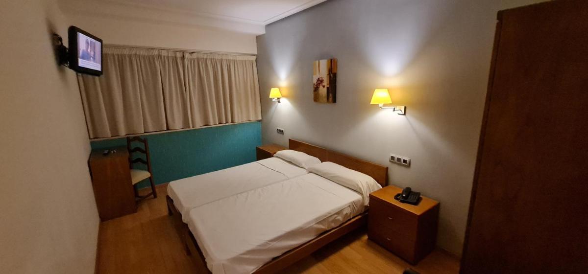 Double or Twin Room photo 3