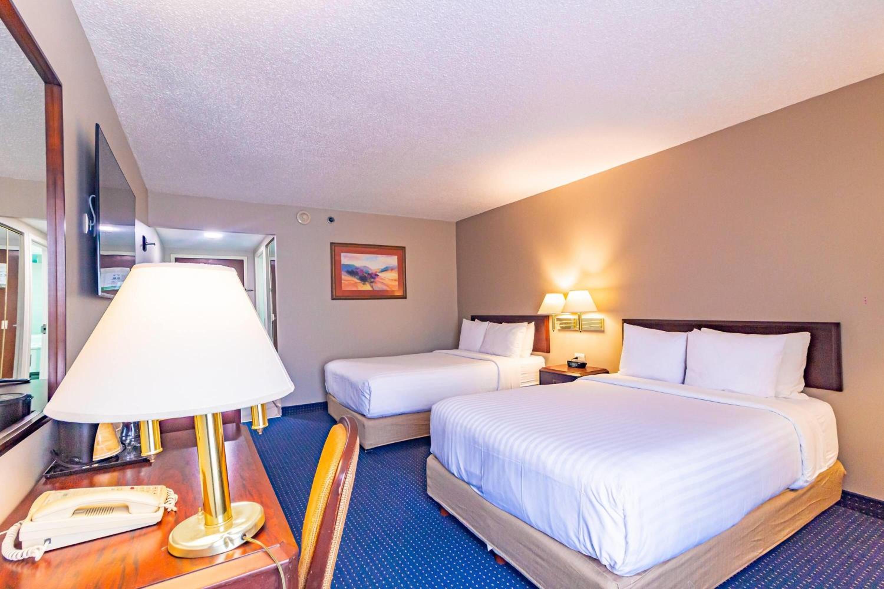 Business Double Room with Two Double Beds - Non-Smoking