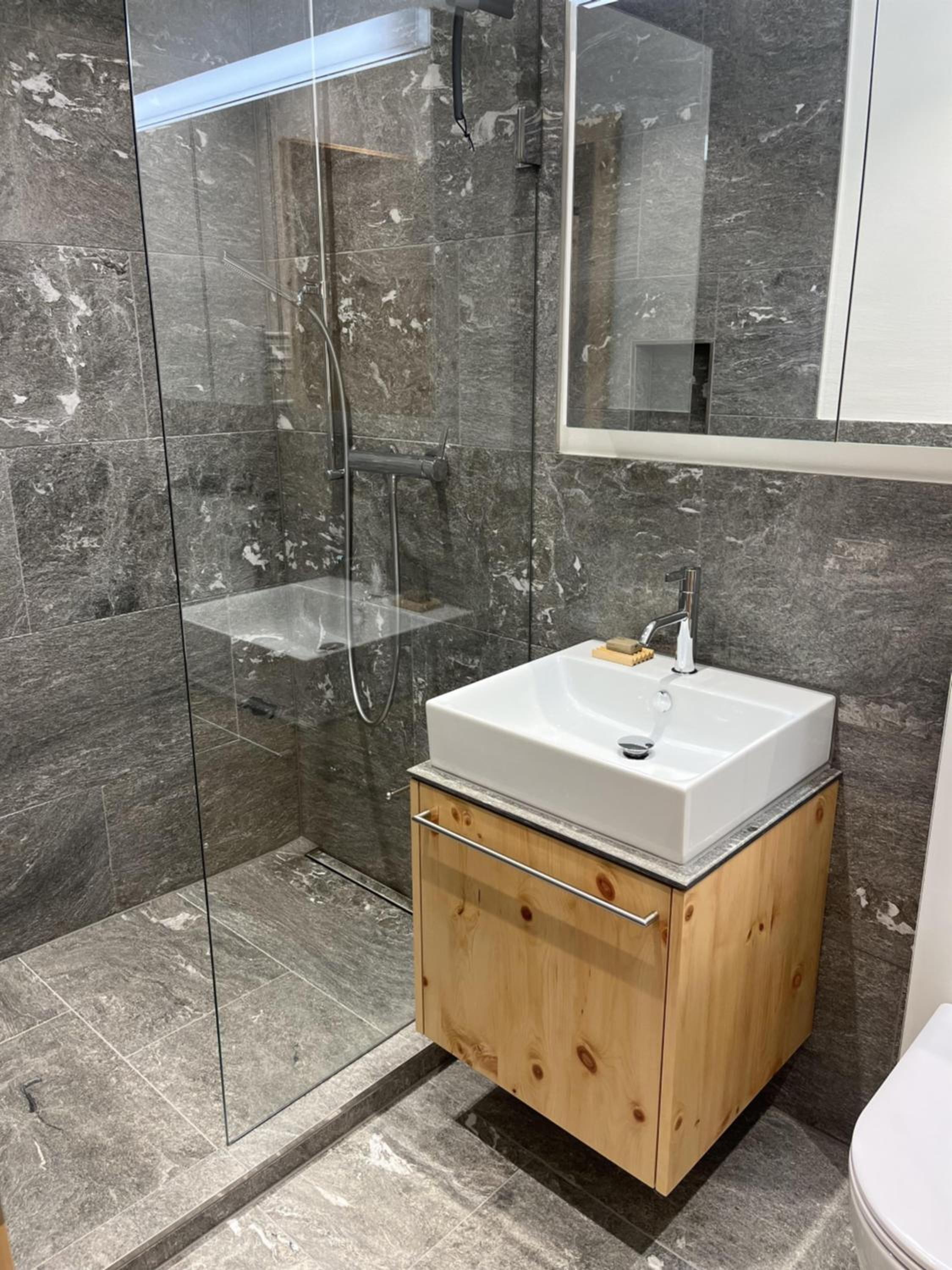 Apartment with Shower - Photo 26