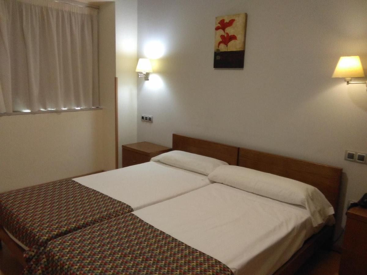 Budget Double Room photo 3