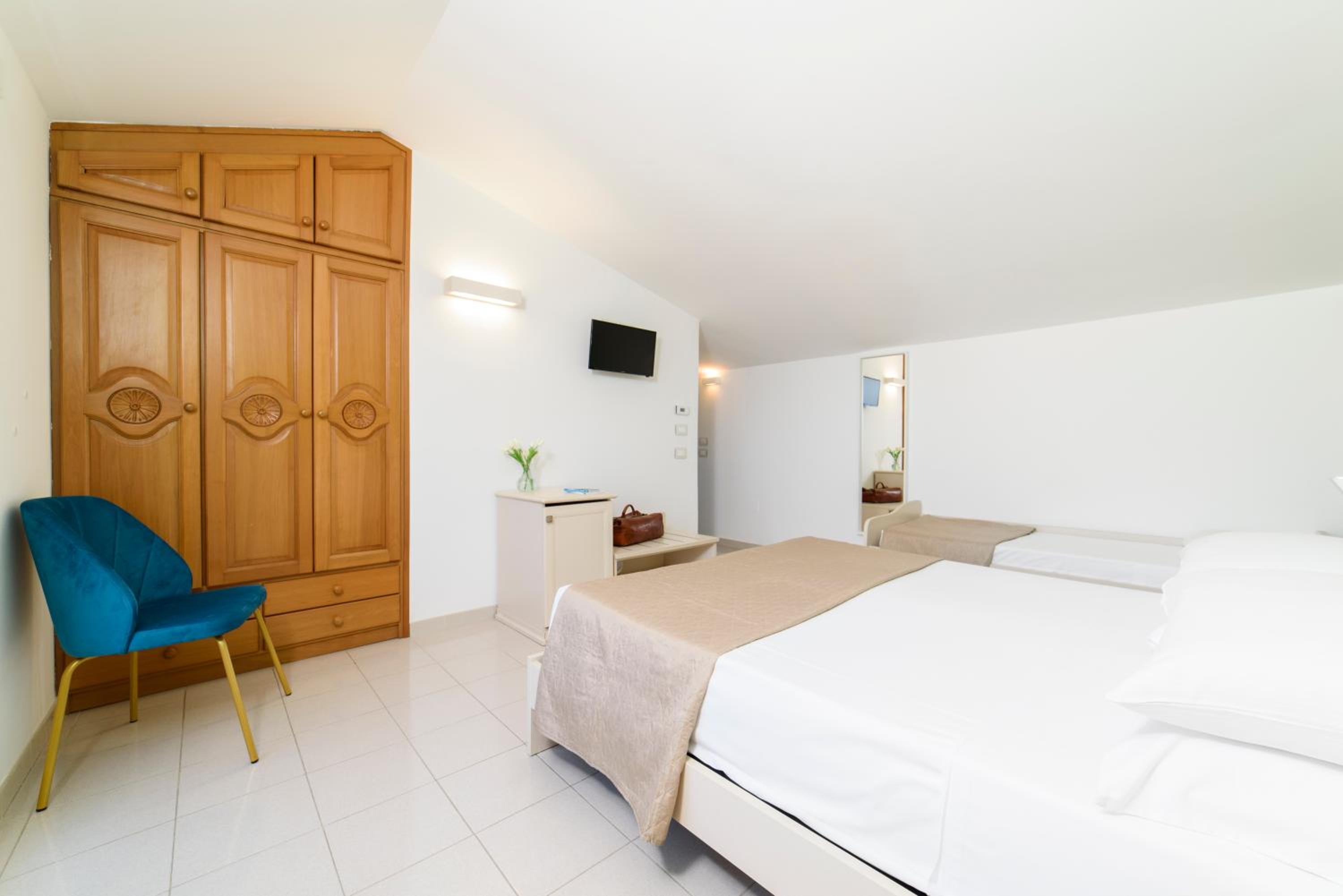 Triple Room with Sea View