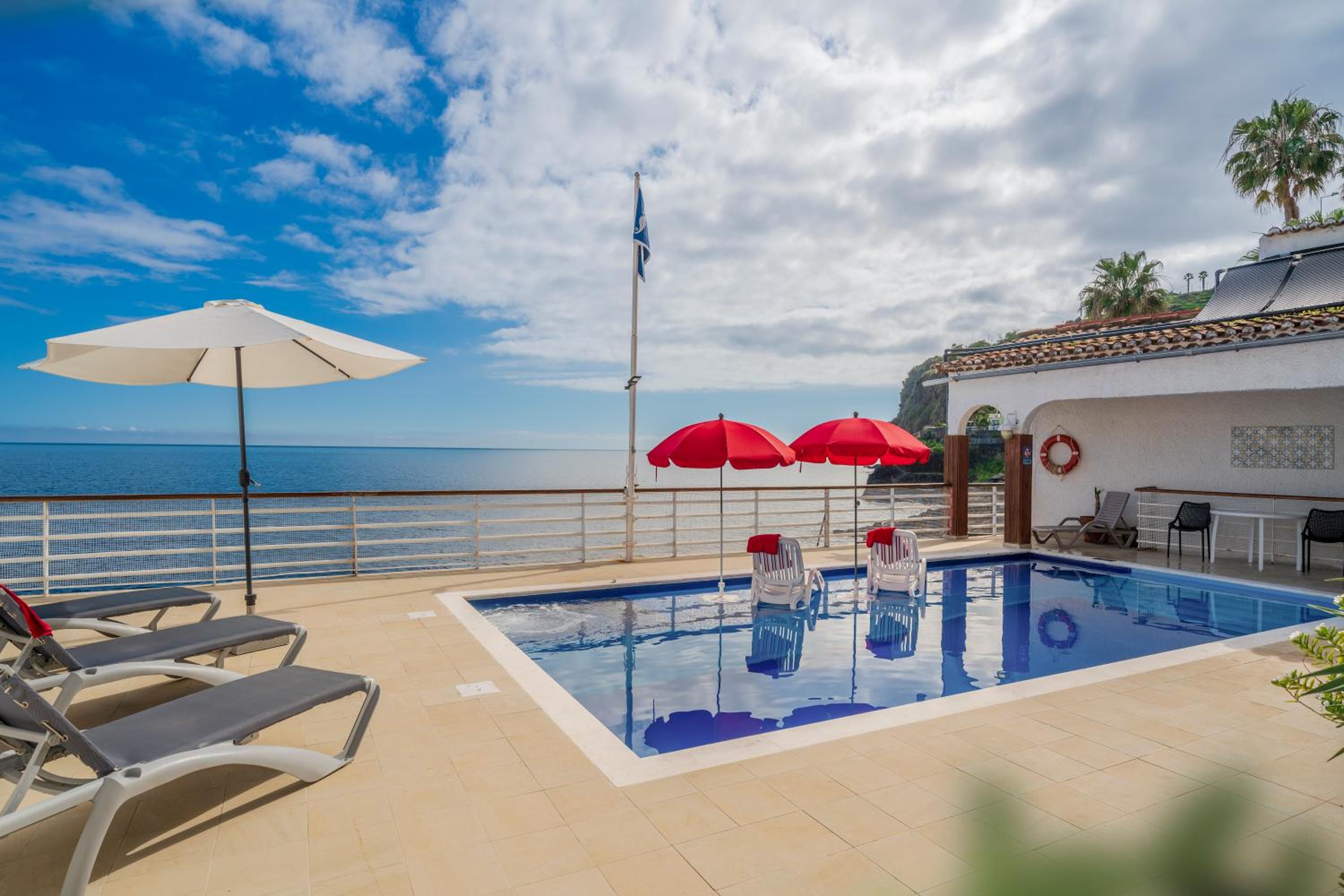 Villa - Beach Front photo 2