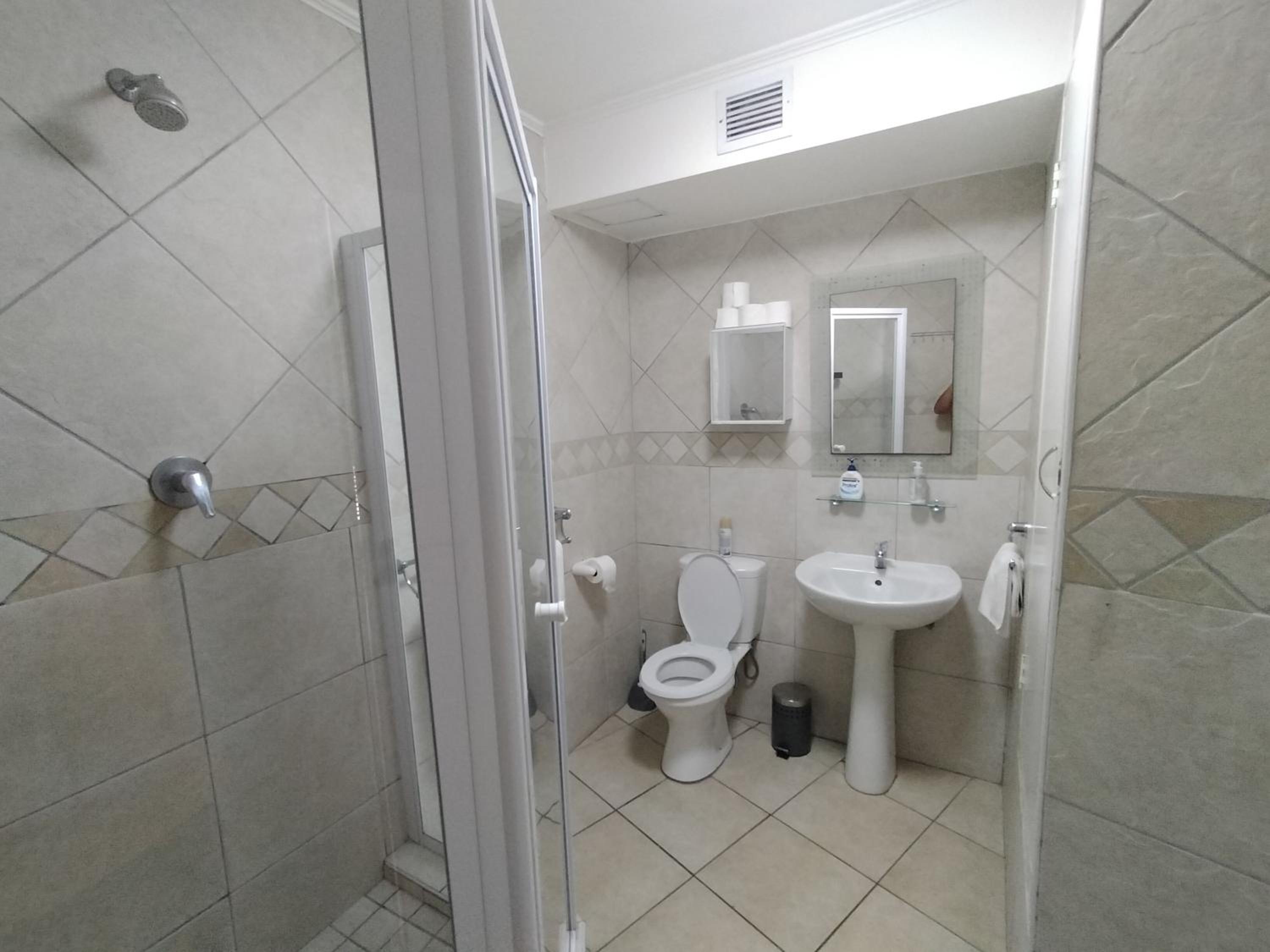 One-Bedroom Apartment - Photo 28