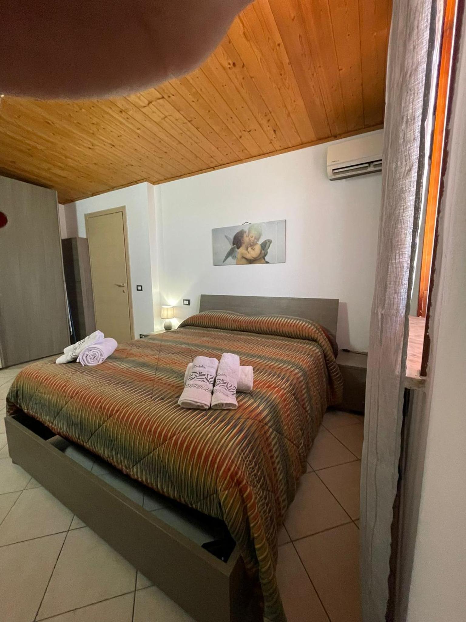 One-Bedroom House photo 1