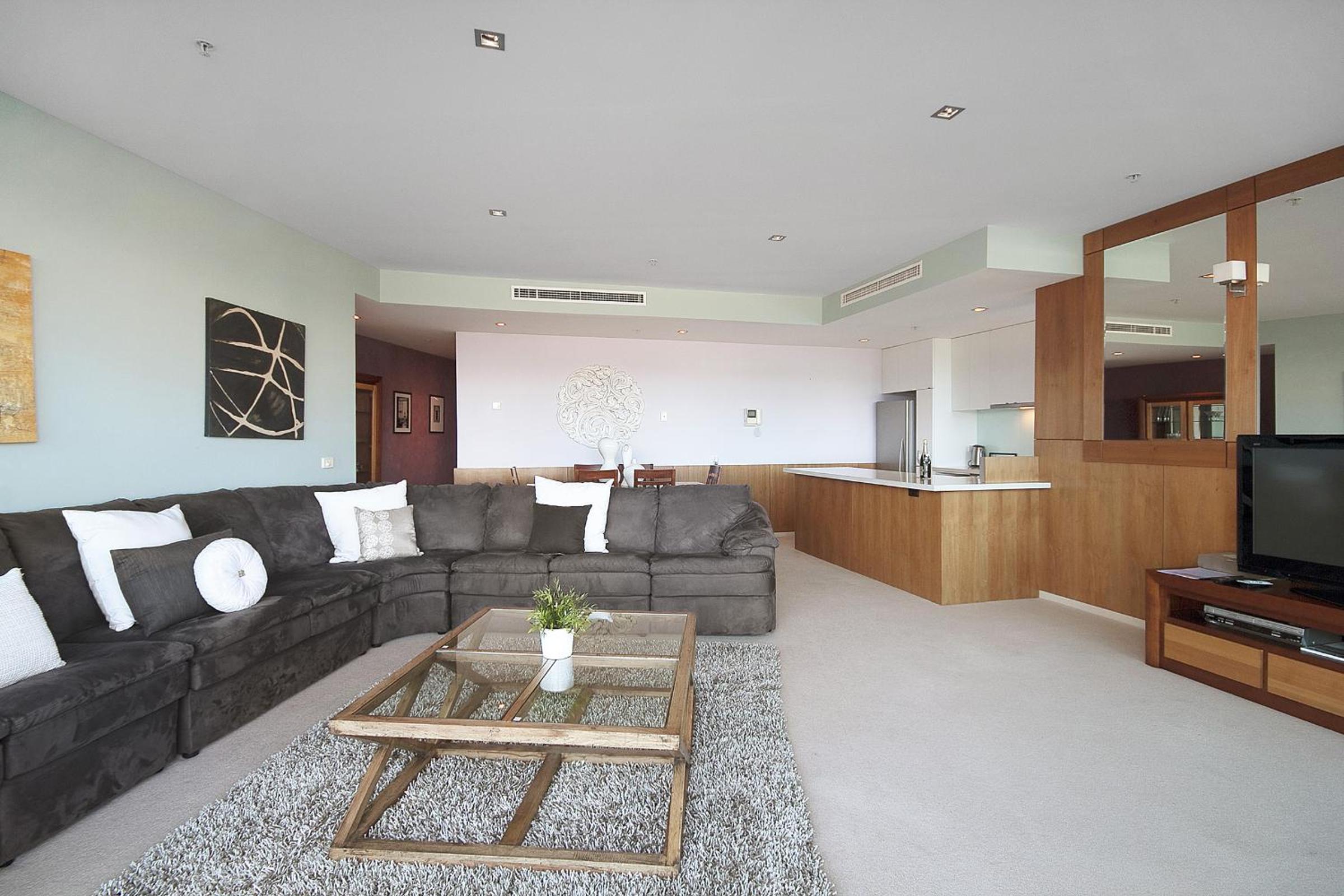 Three-Bedroom Executive Apartment River View