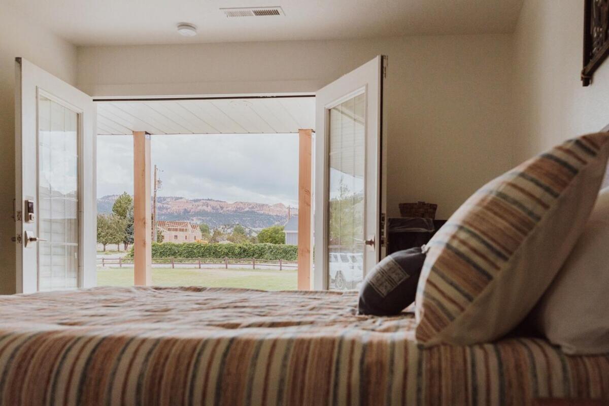 Deluxe King Room - Photo 1