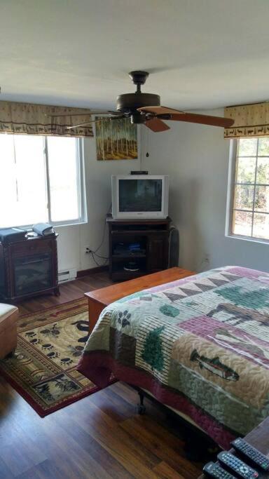 Two-Bedroom House photo 3