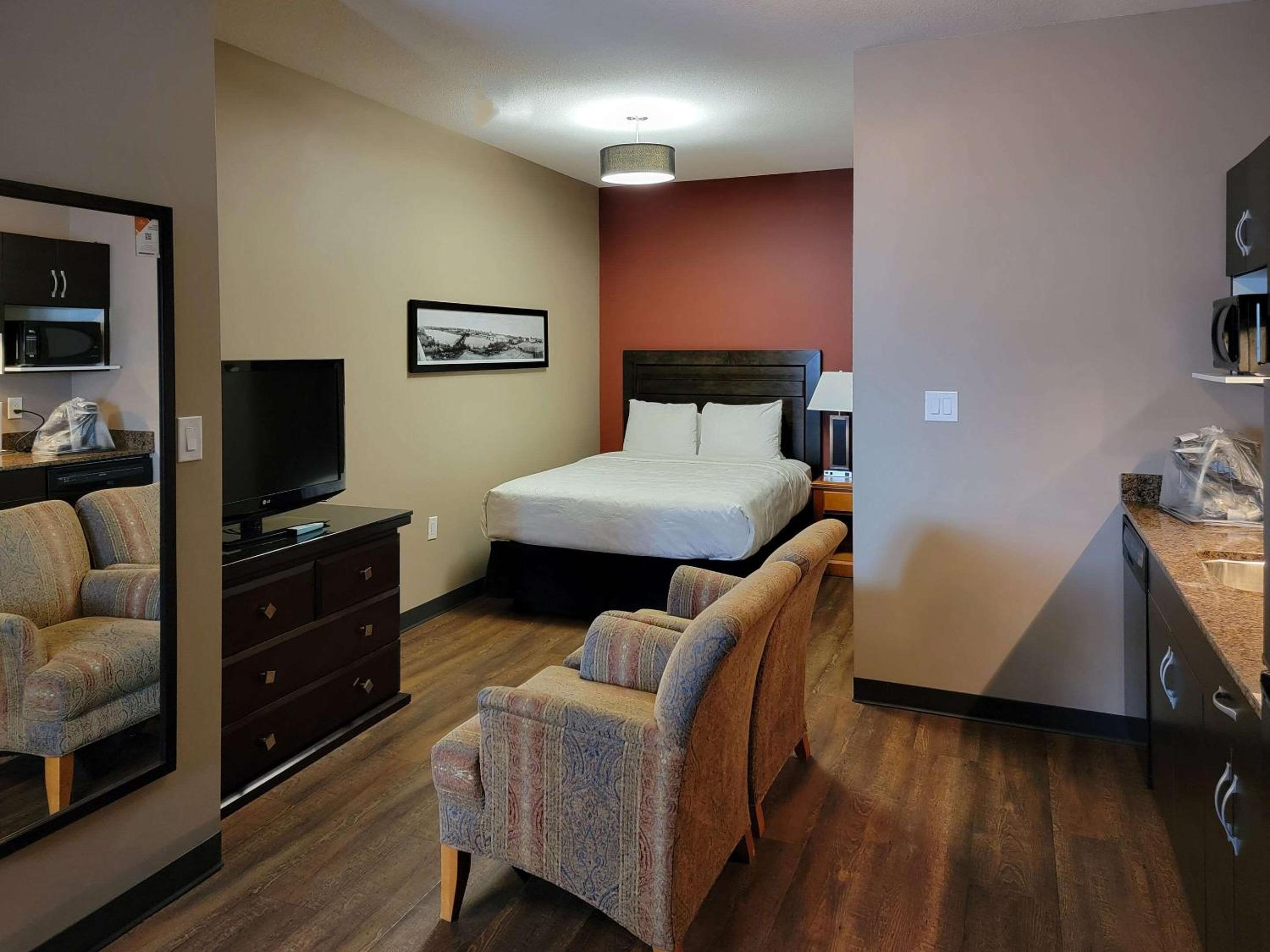 Deluxe Queen Room