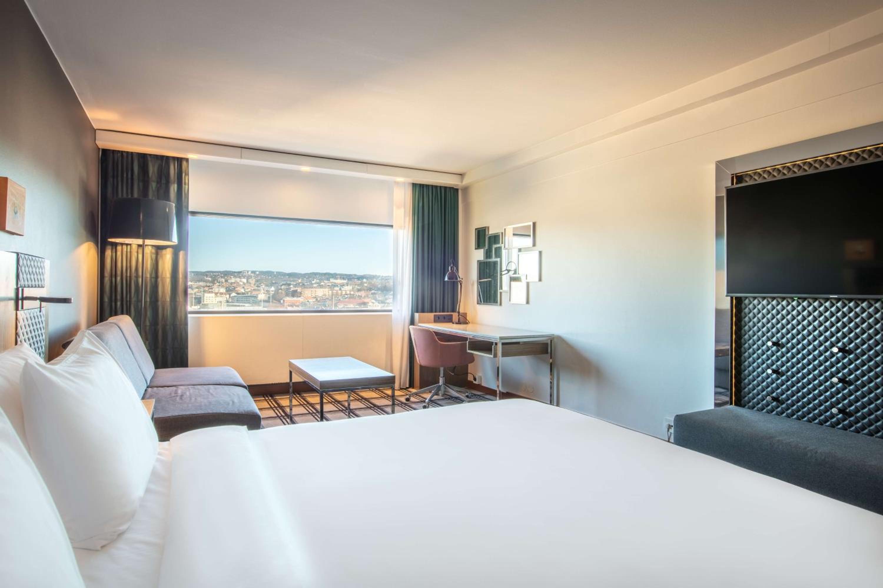 Deluxe Room - Photo 4