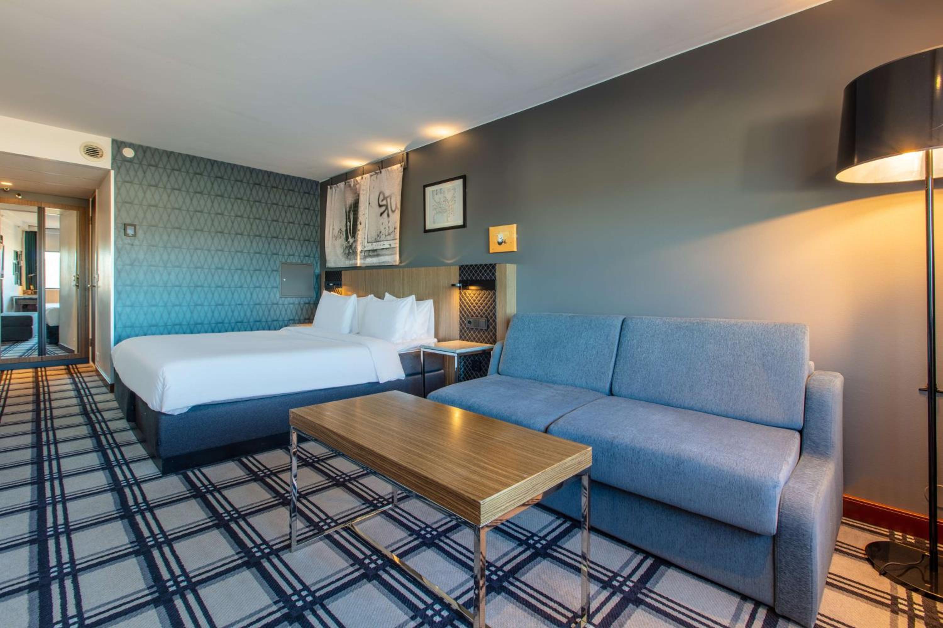 Deluxe Family Room - Photo 4