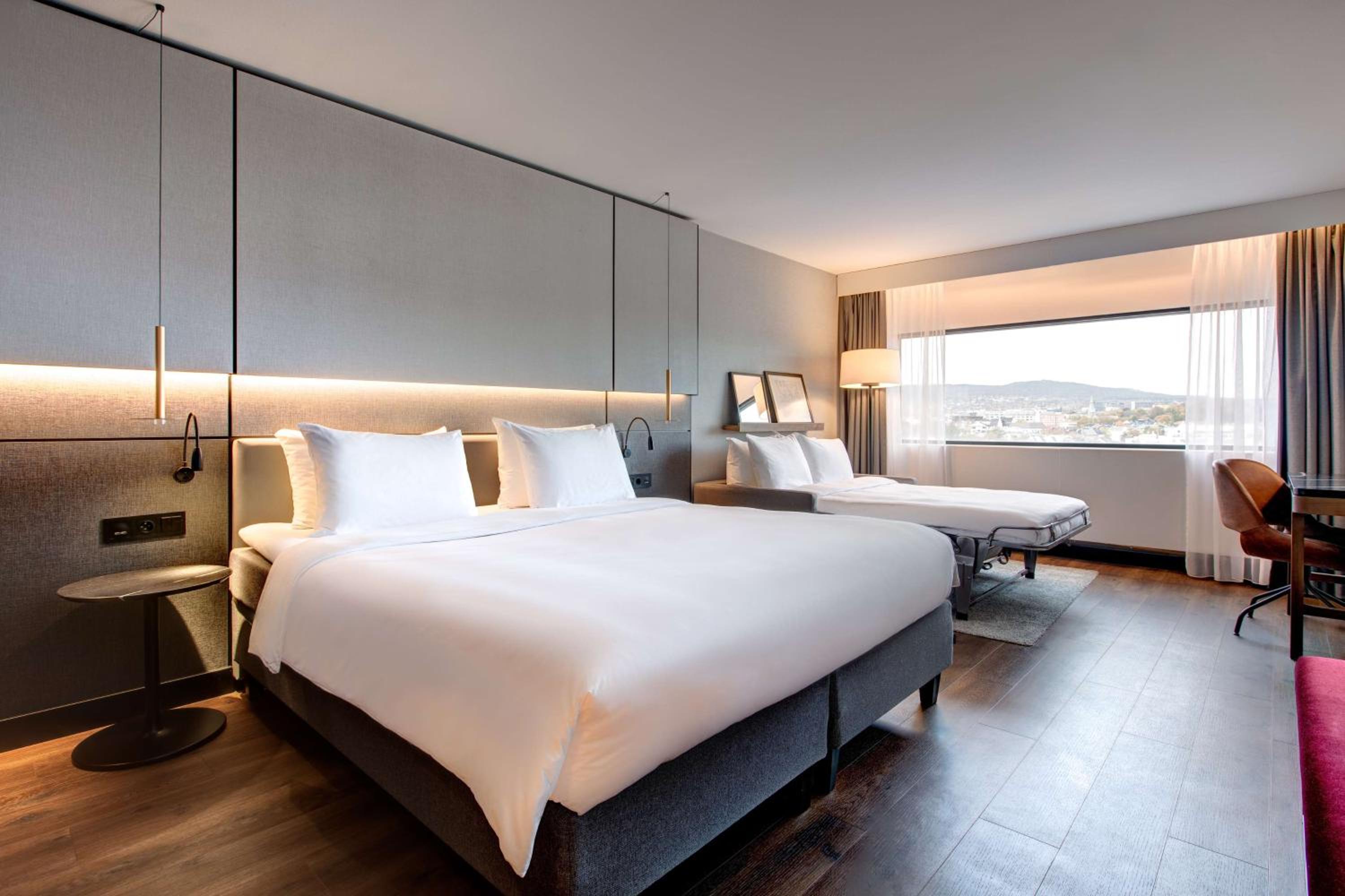 Deluxe Room - Photo 10