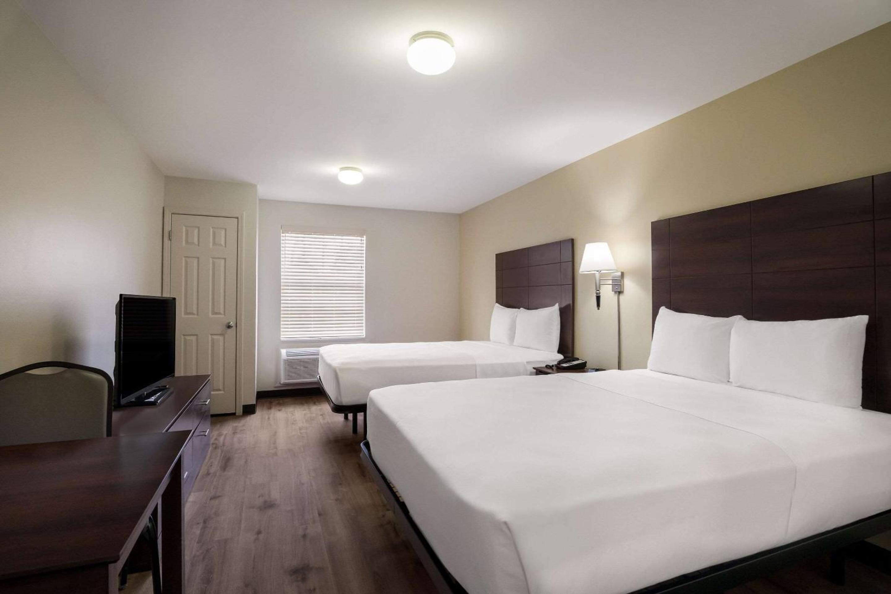 Standard Double Room with Two Double Beds - Non Smoking - Photo 1