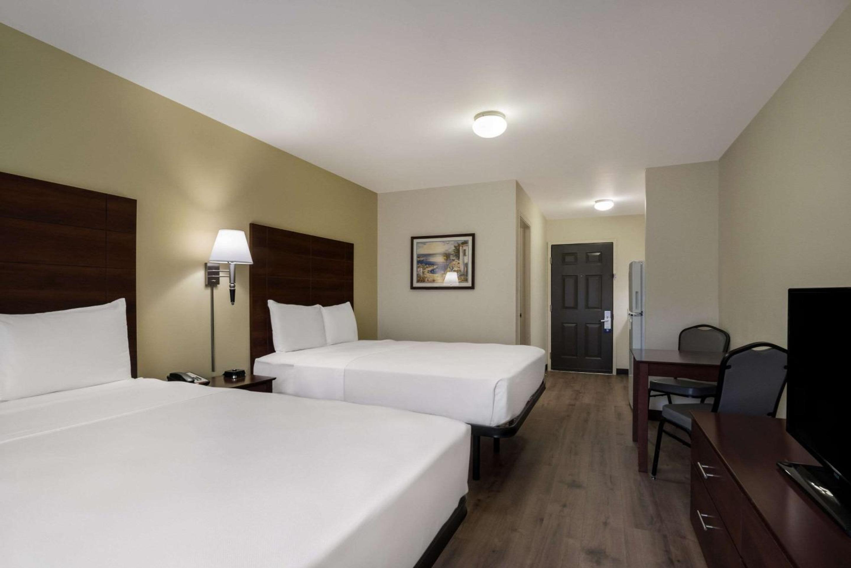 Standard Double Room with Two Double Beds - Non Smoking - Photo 4