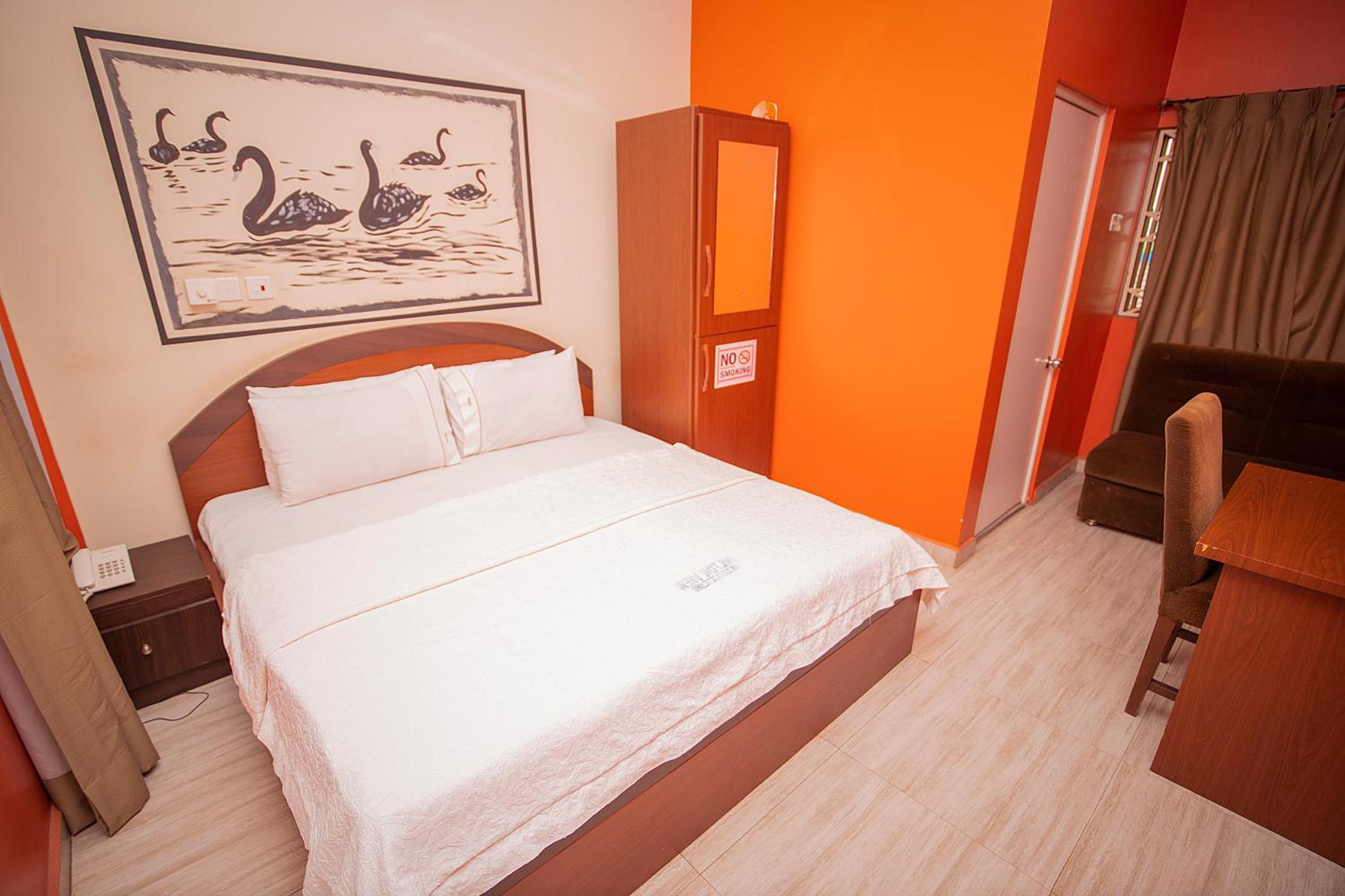 Deluxe King Room