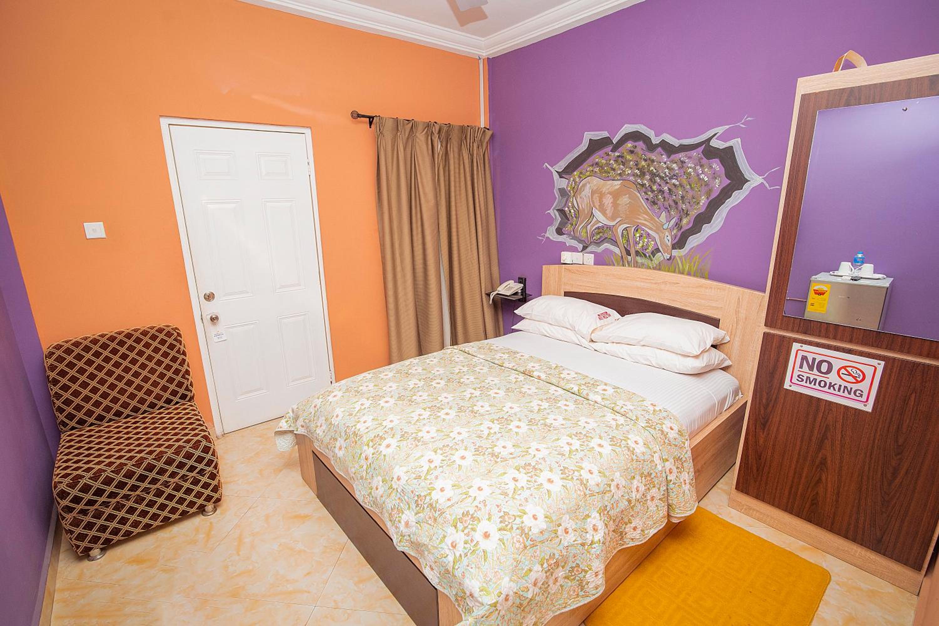 Deluxe Queen Room
