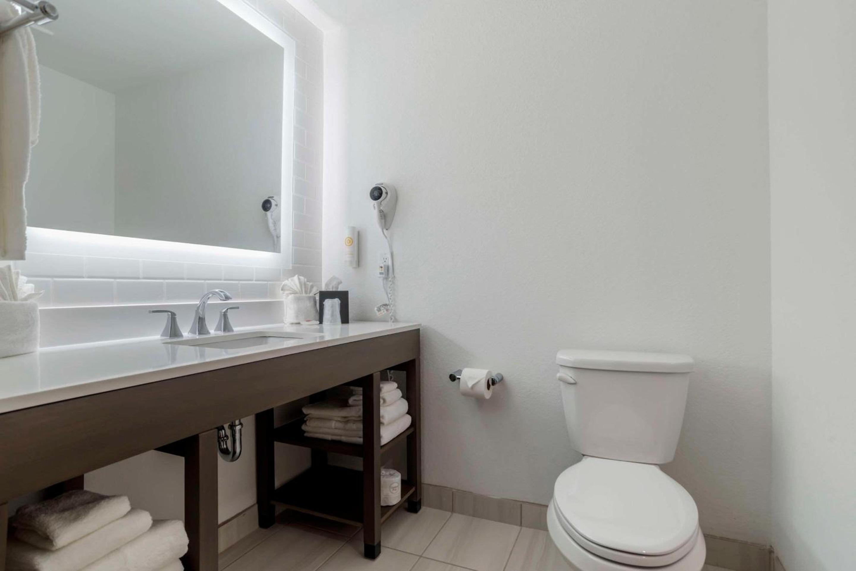One Room Suite with Sofa bed - Non Smoking - Photo 5