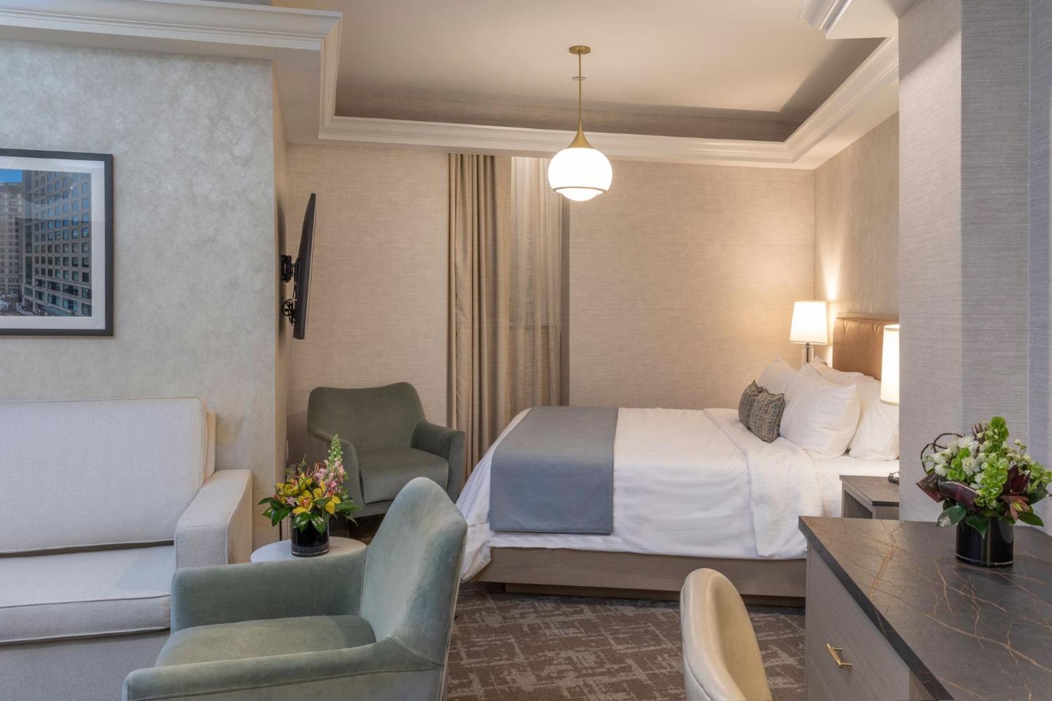 Deluxe Junior Suite King