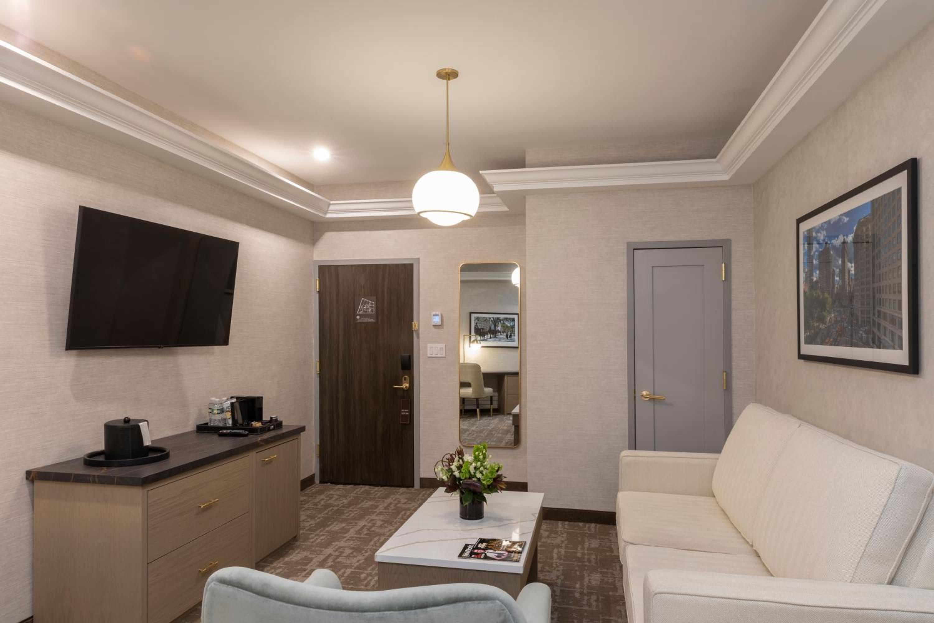 Deluxe Junior Suite King photo 2