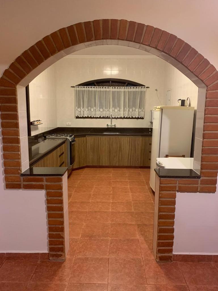 Five-Bedroom House photo 3