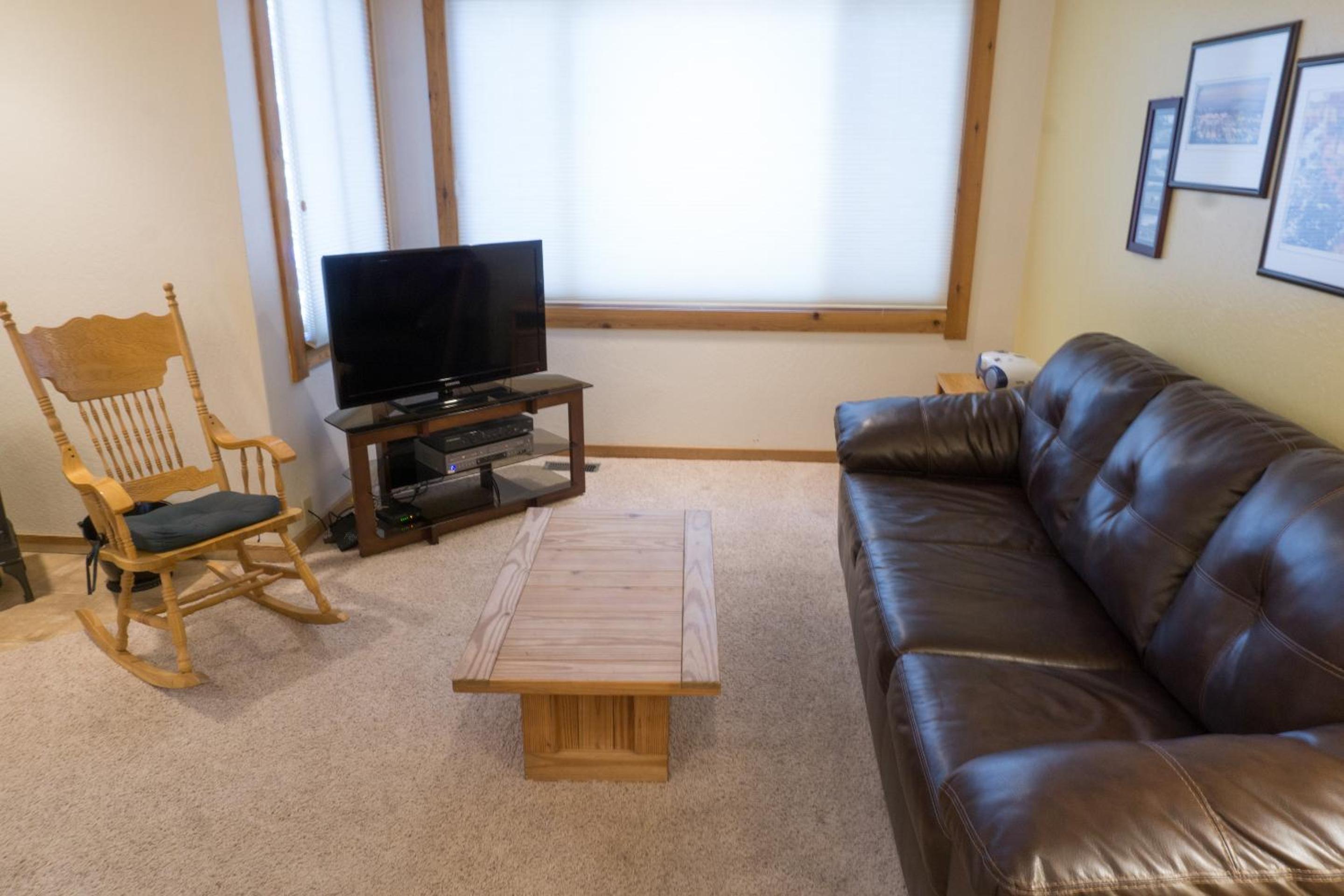 One-Bedroom Apartment photo 3