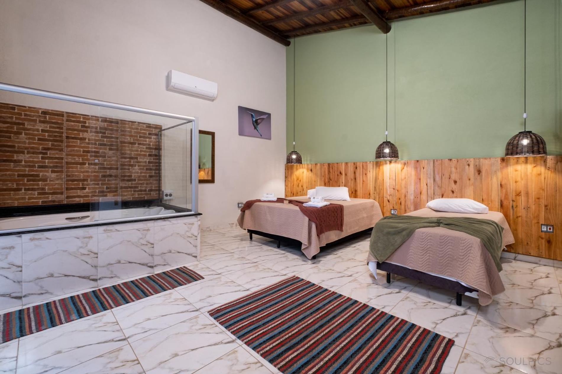 Quadruple Room with Bath photo 3