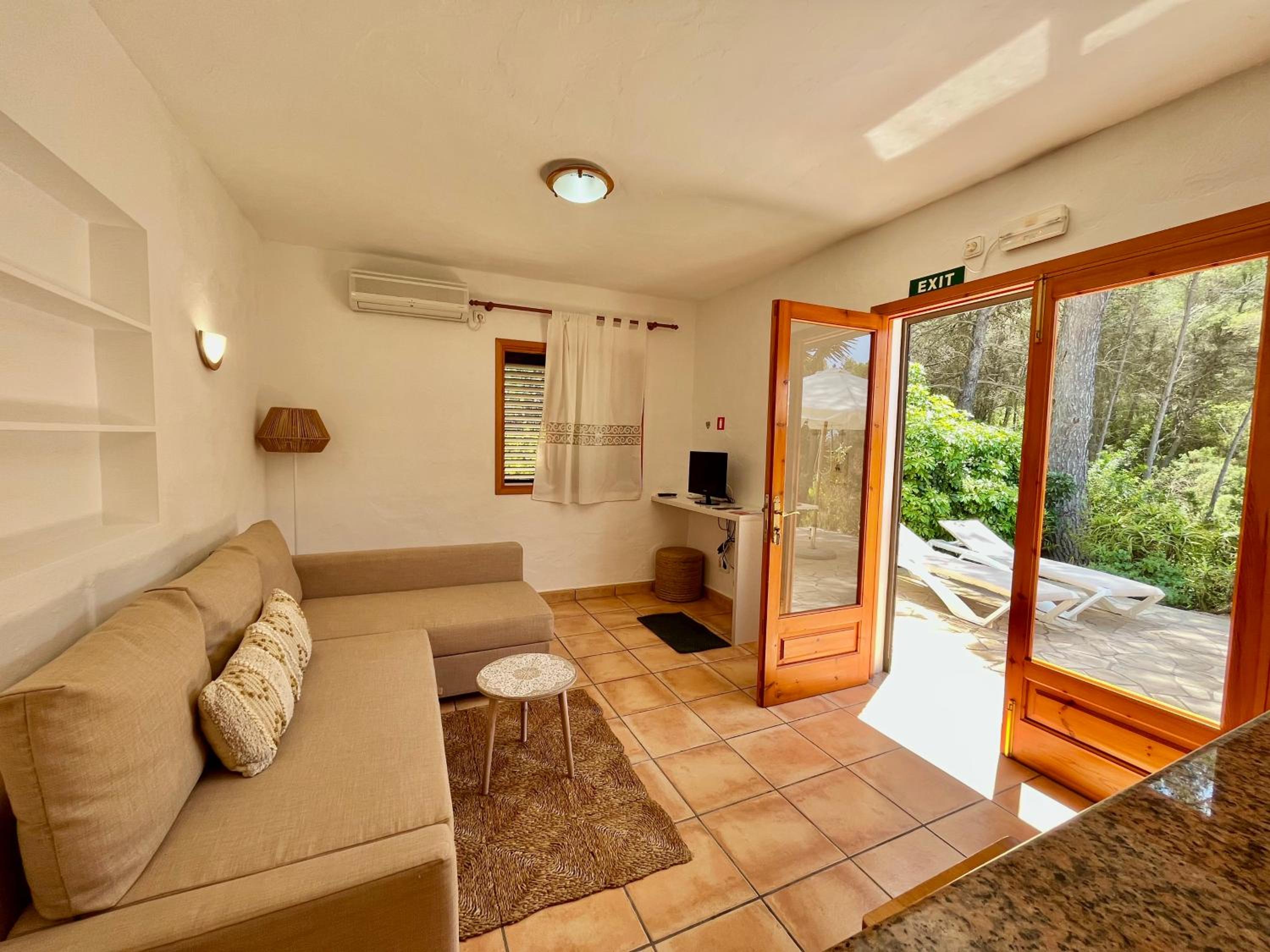 Bungalow (3 Adults) photo 2