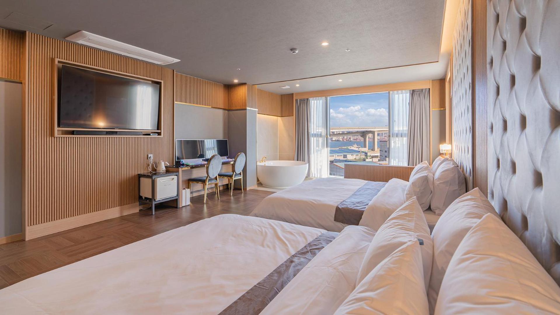 Premium Twin Spa Low Floor & Bridge View
