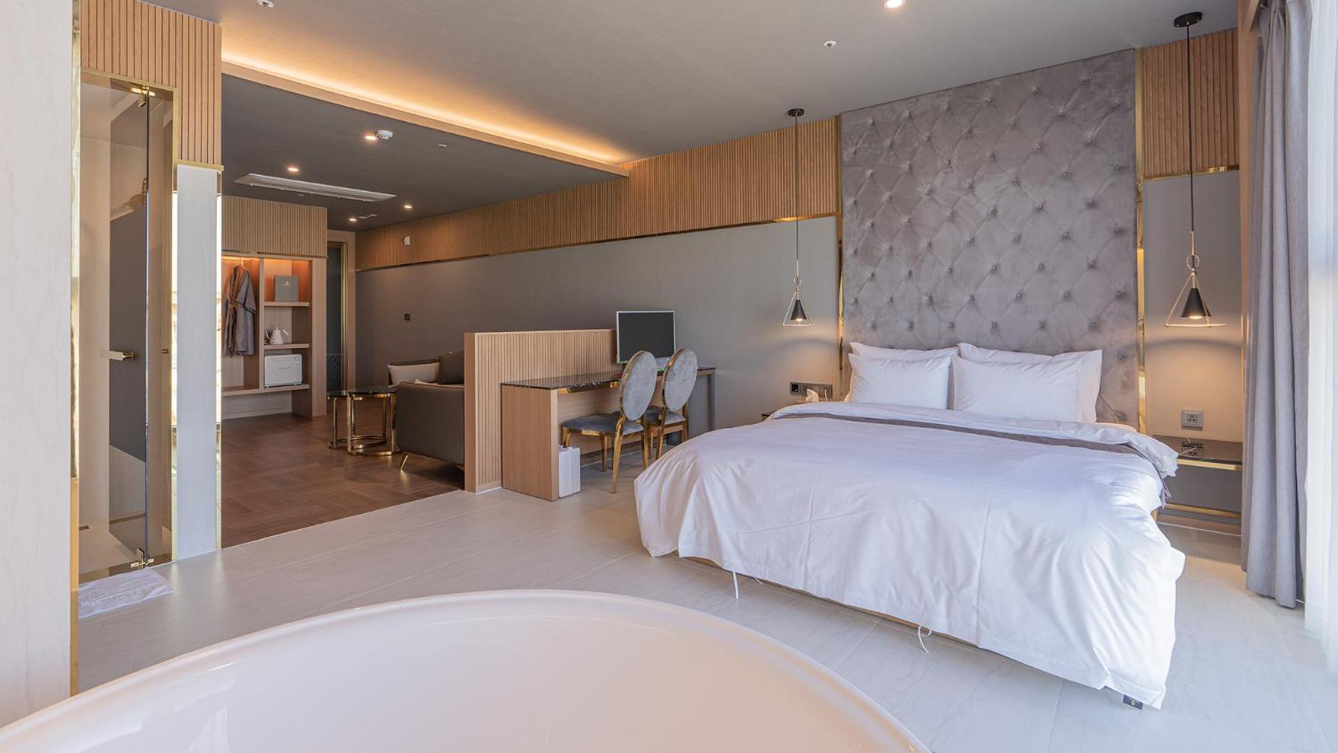 Sweet Twin Spa Low Floor & Bridge View