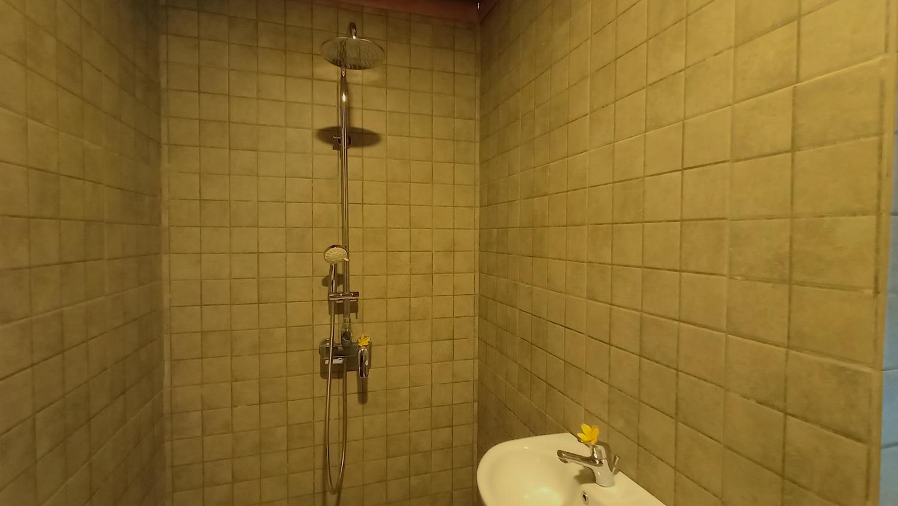 Wooden One Bedroom Private Pool - Photo 5
