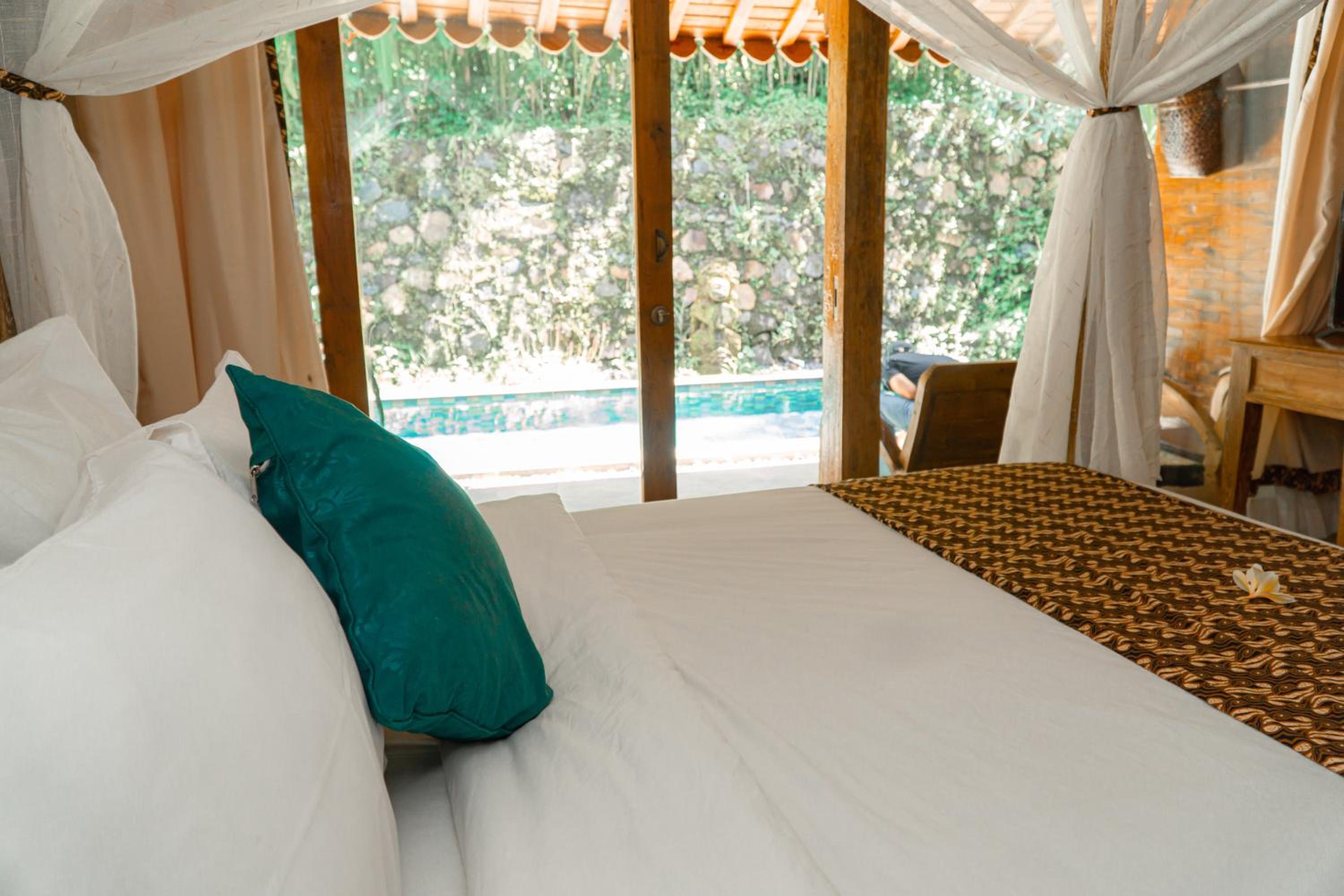 Wooden Three Bedroom Private Pool - Photo 16