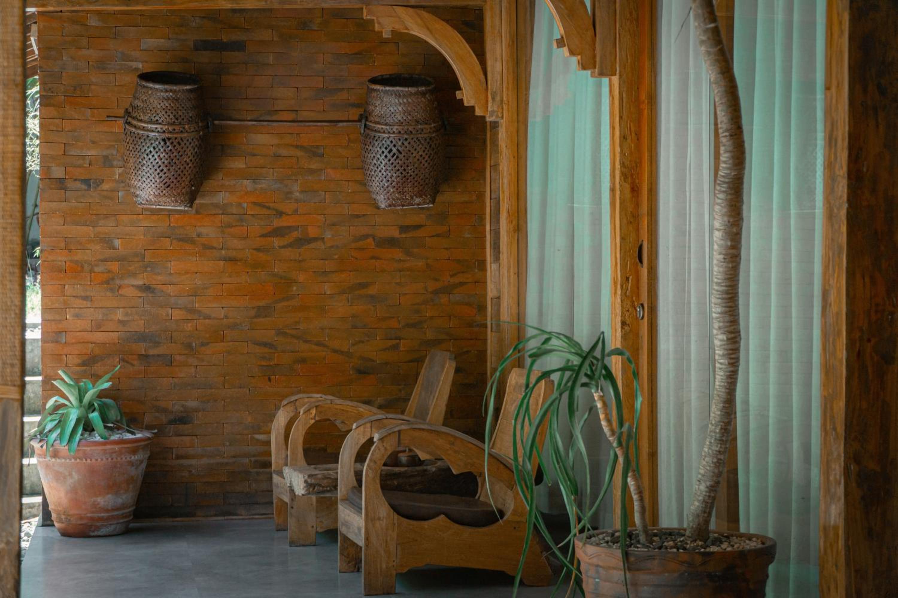 Wooden Three Bedroom Private Pool - Photo 11
