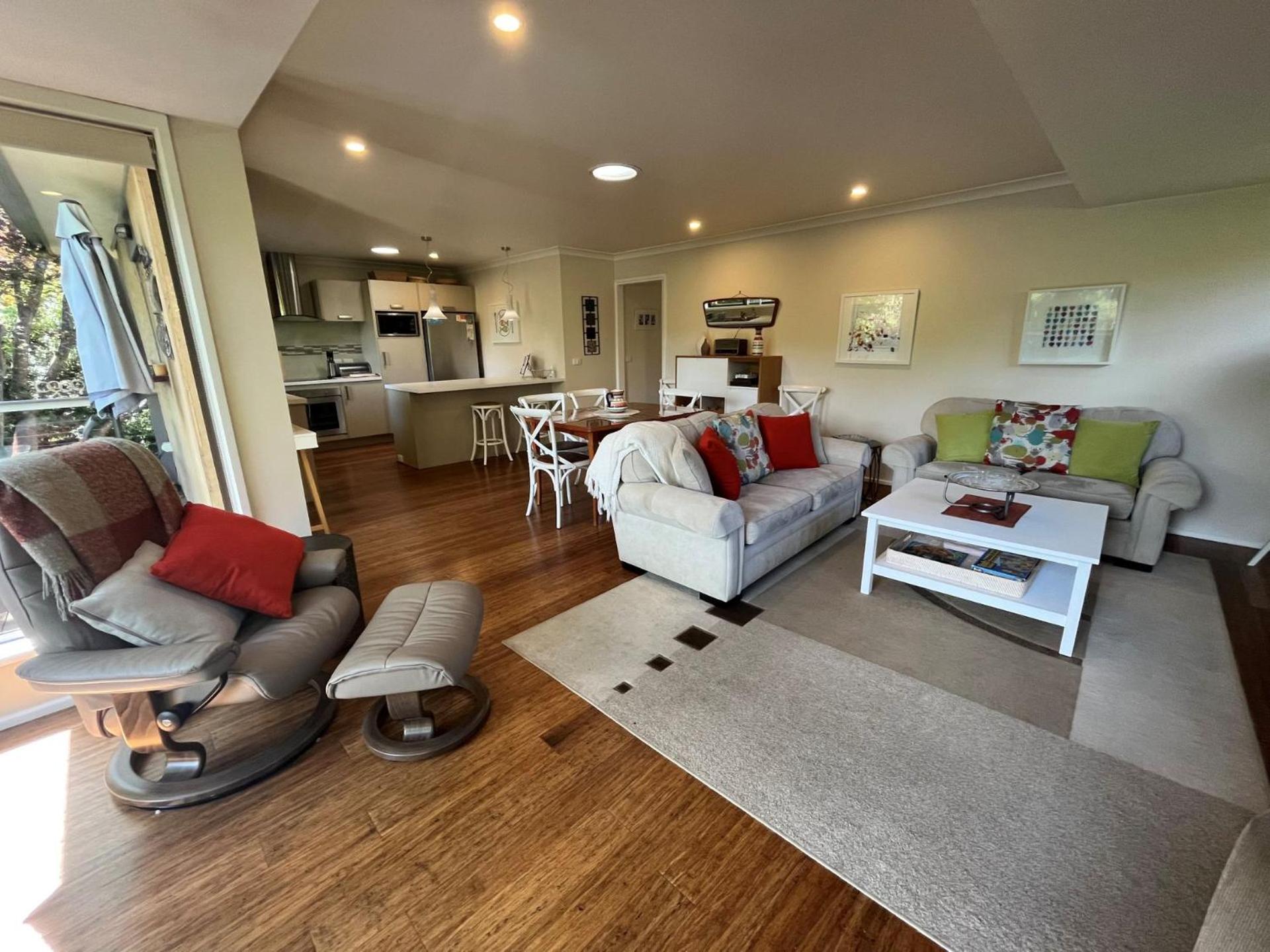 Three-Bedroom House photo 3