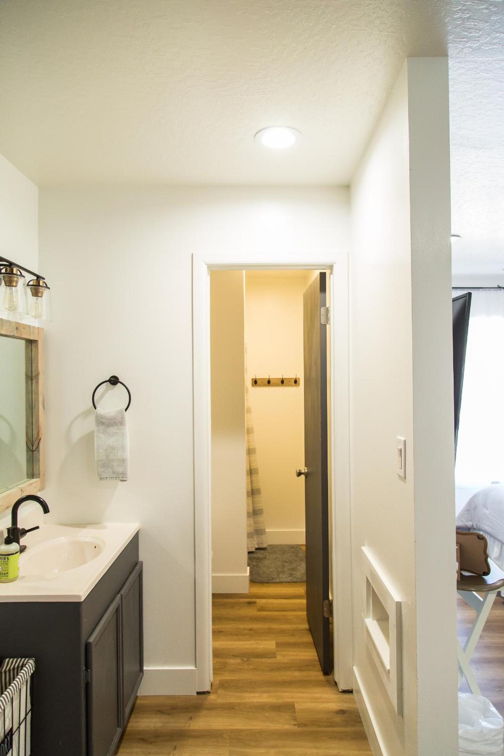 Quadruple Room with Shower - Photo 9