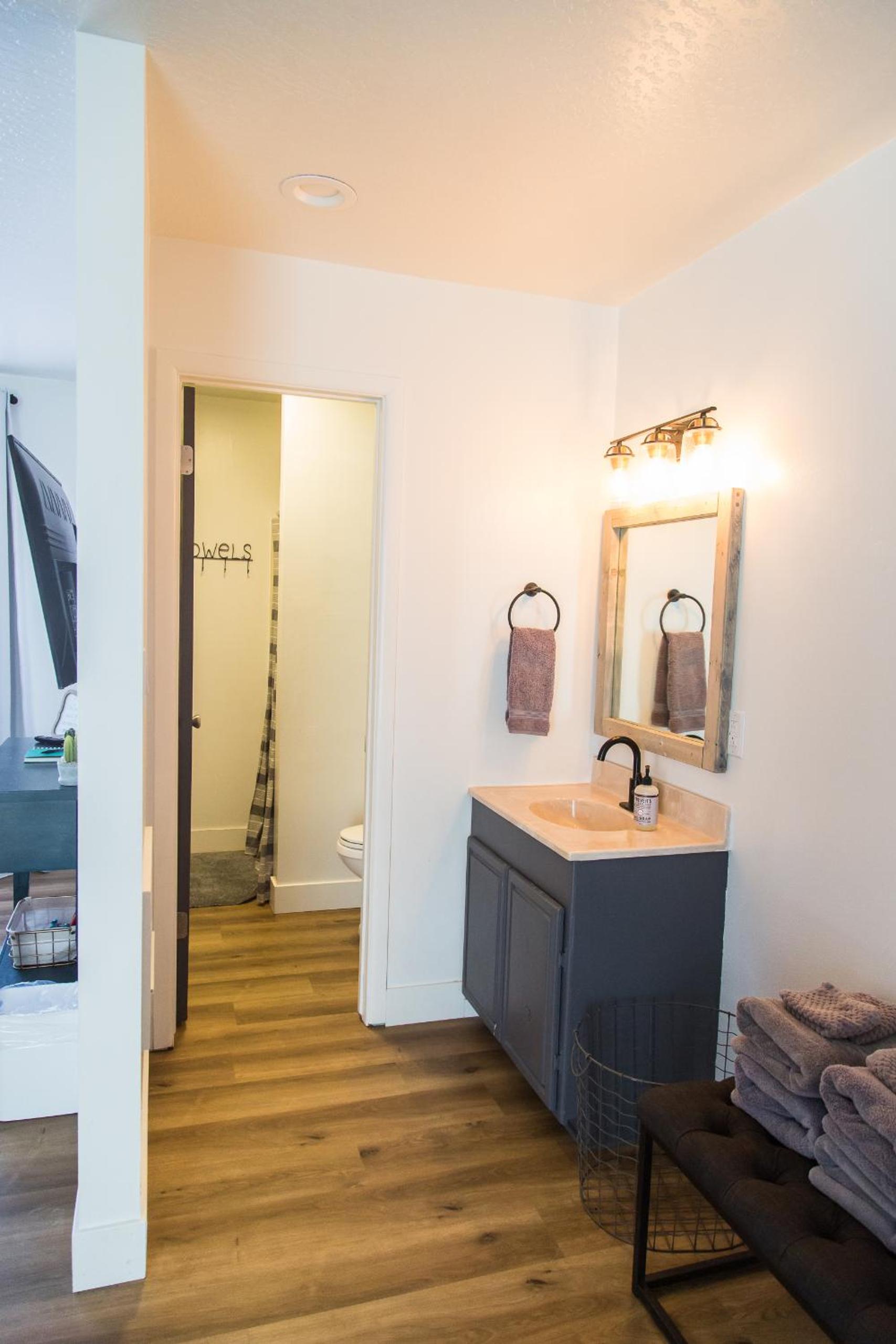 Quadruple Room with Shower - Photo 8