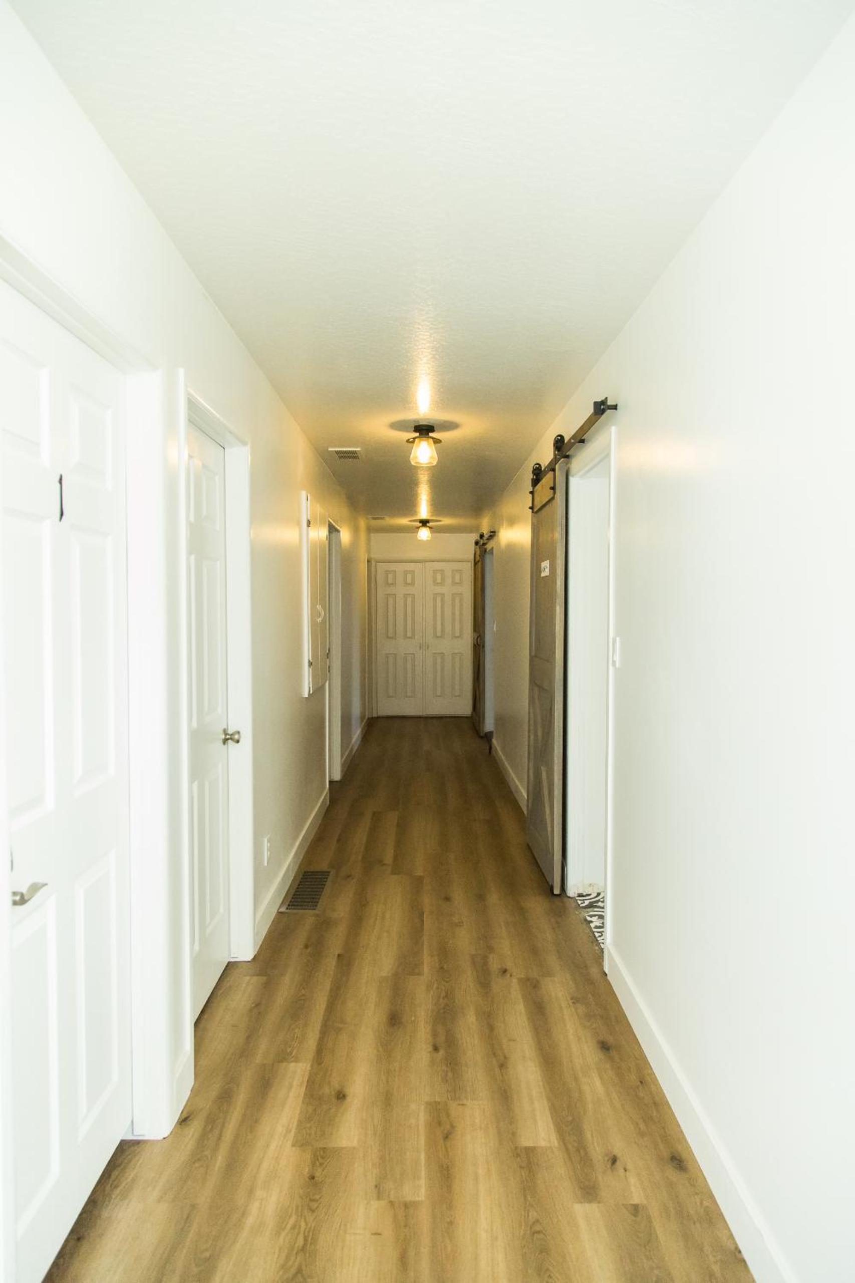 Quadruple Room with Shower - Photo 14
