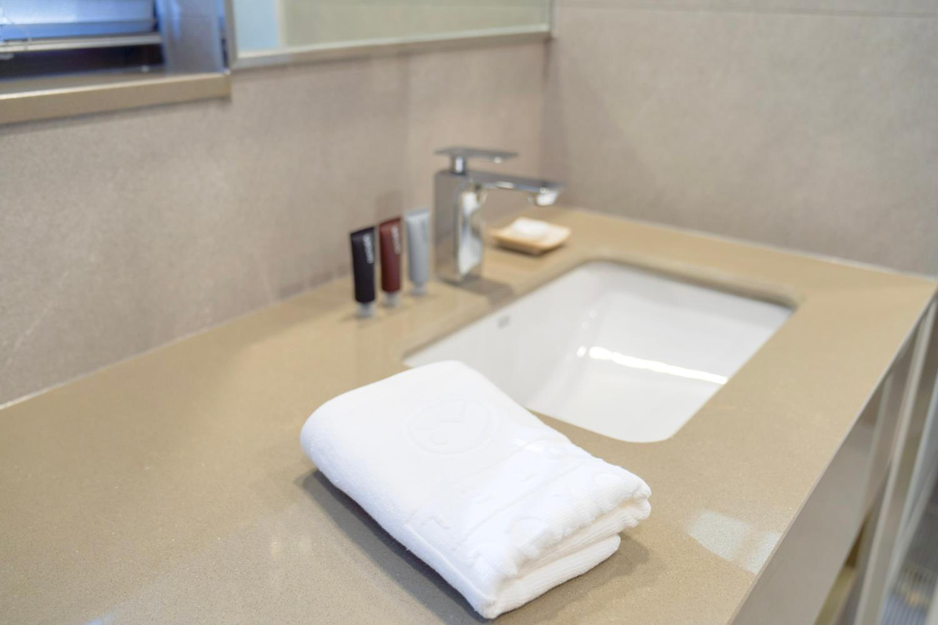 Double or Twin Room with Mountain View - Photo 14