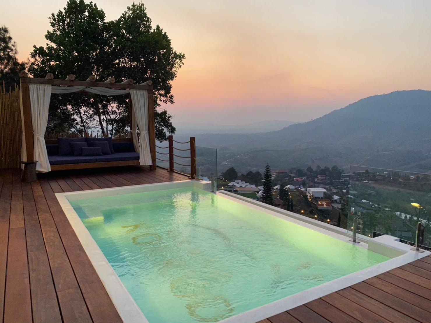 Villa with Private Pool - Photo 11