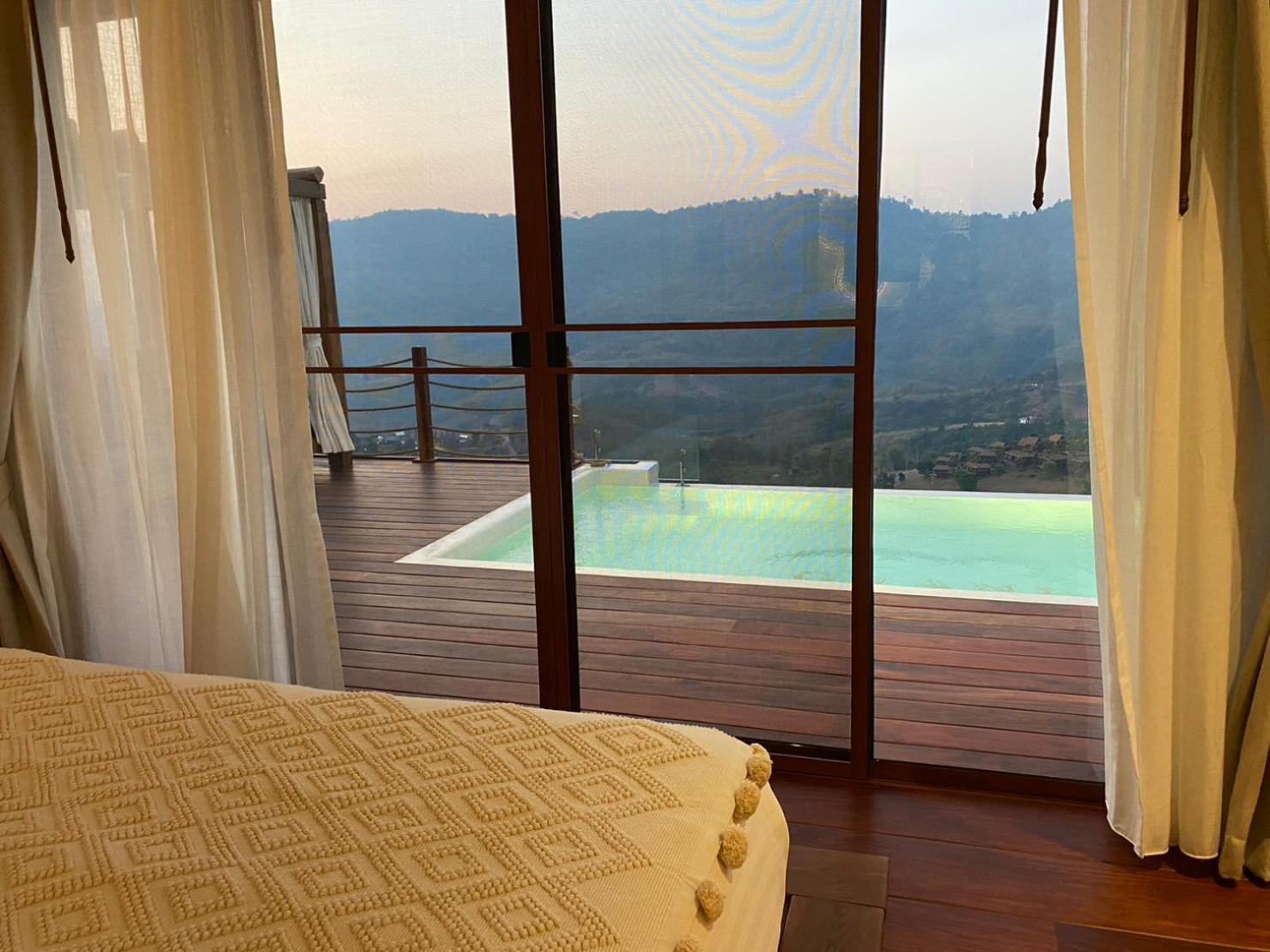 Villa with Private Pool - Photo 12