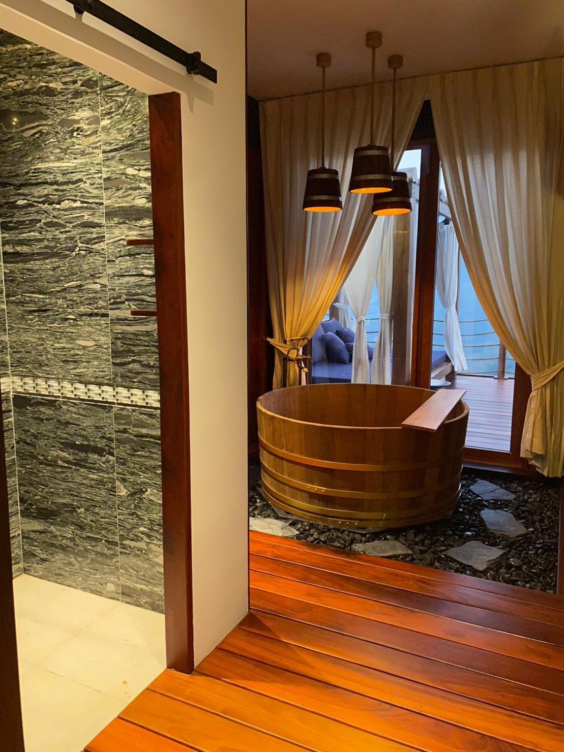 Villa with Private Pool - Photo 3