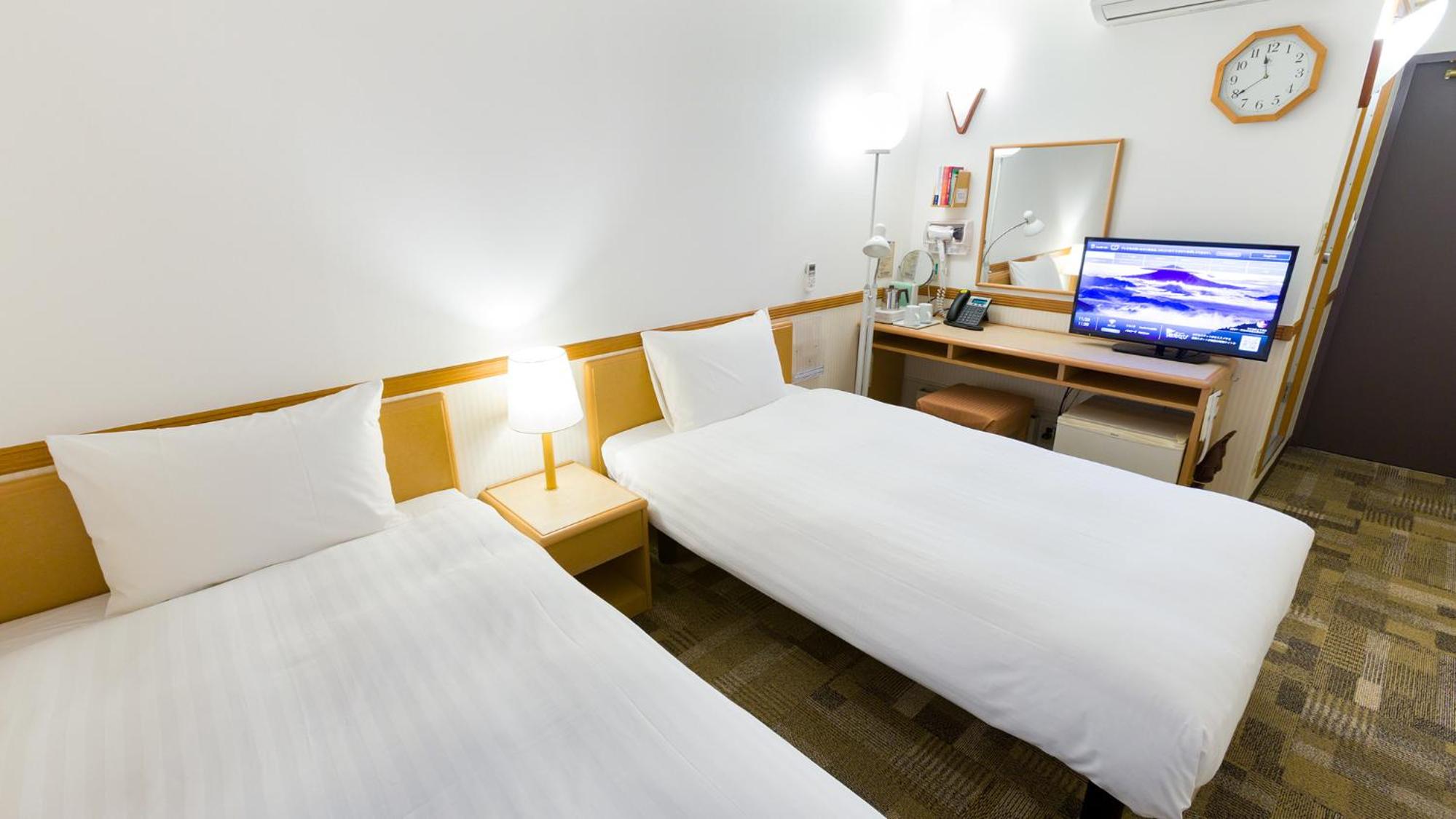 Twin Room - Non-Smoking - Photo 4