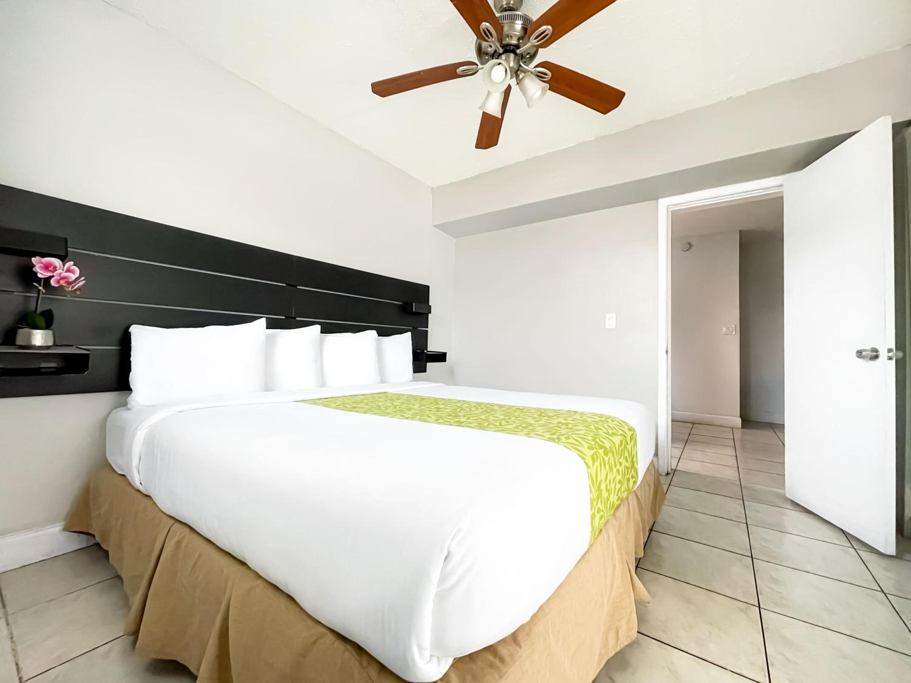 Superior King Room - Photo 1