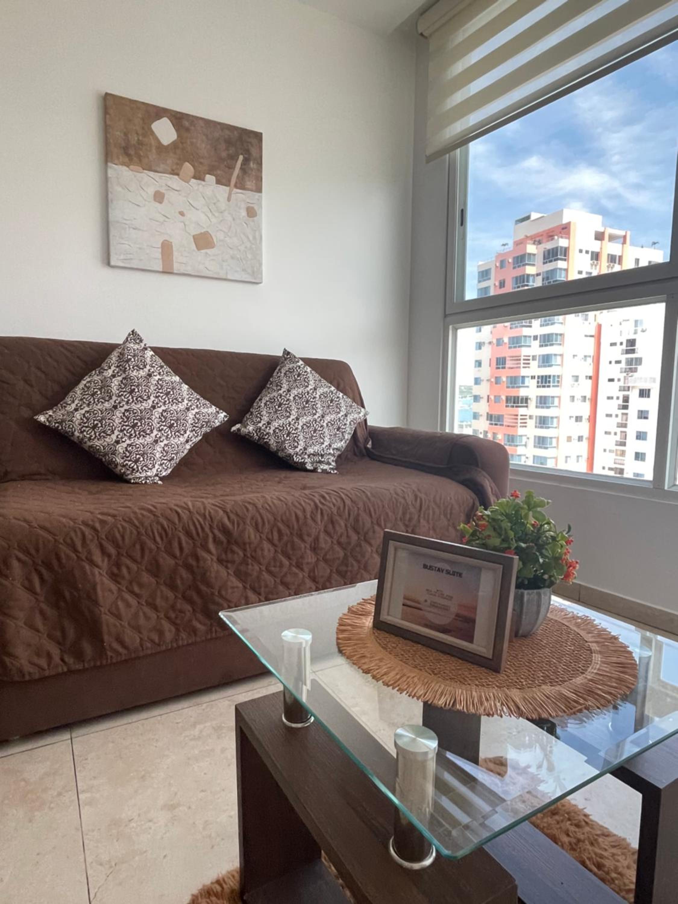 One-Bedroom Apartment photo 1
