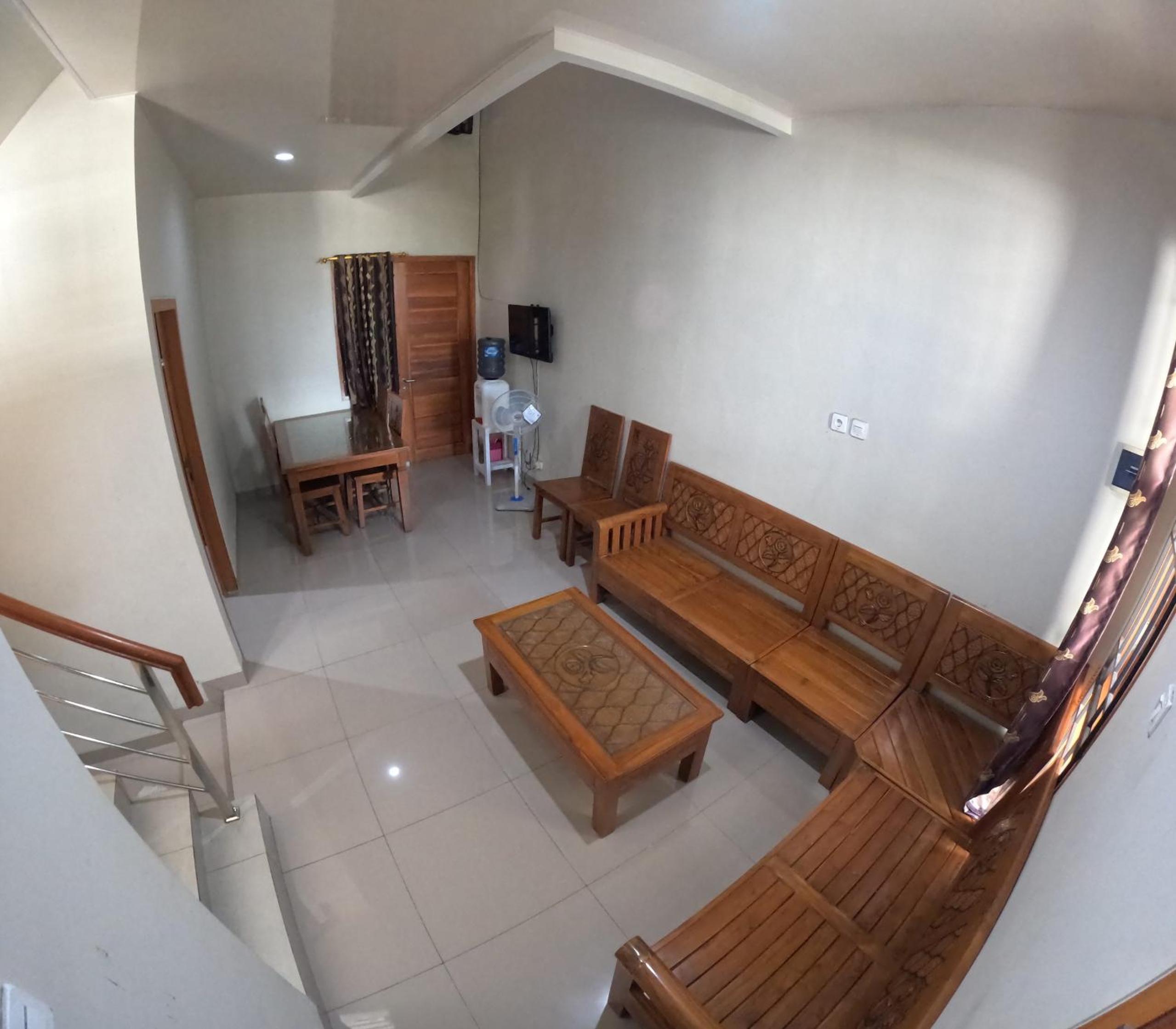 Three-Bedroom House photo 3