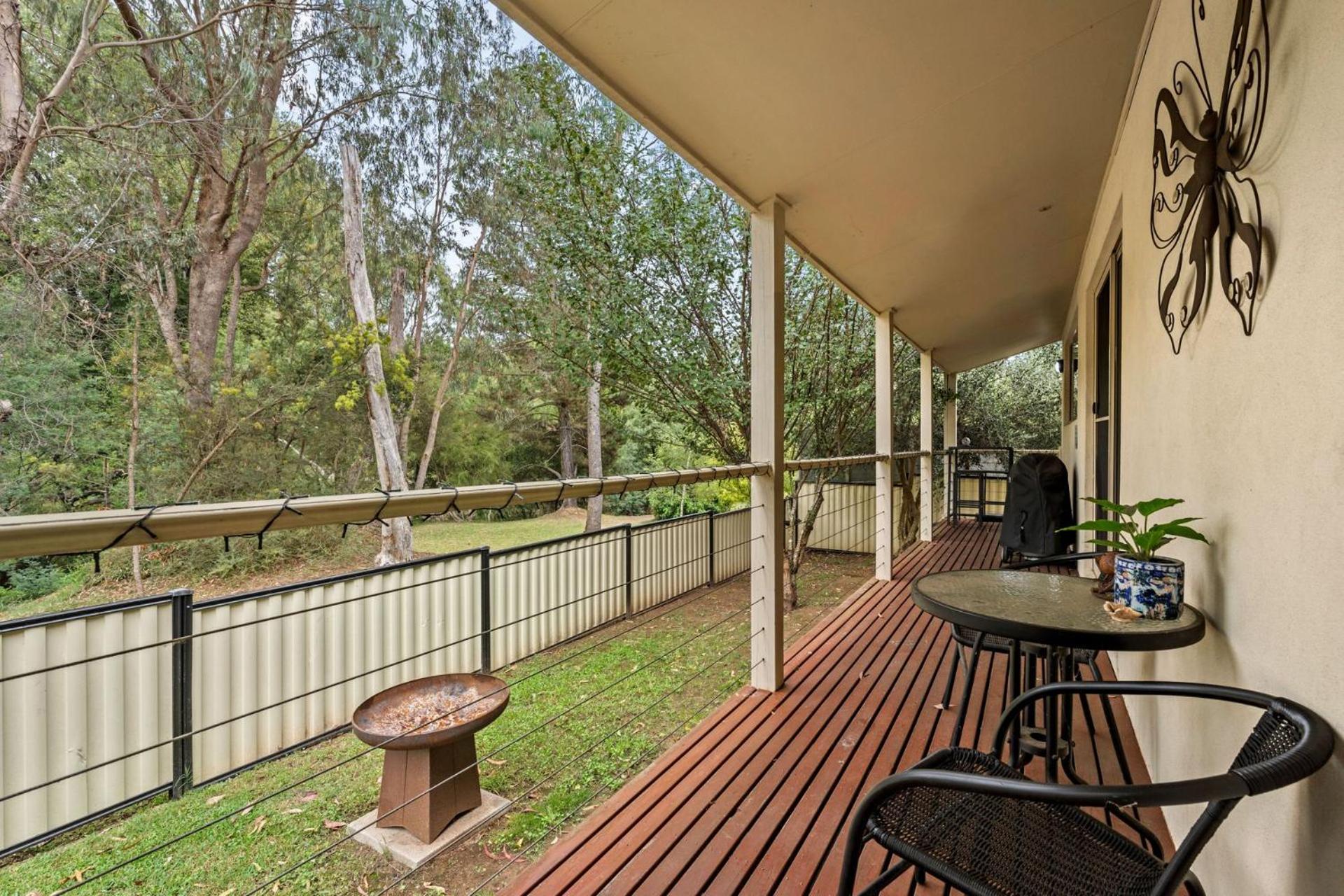 Three-Bedroom House photo 3