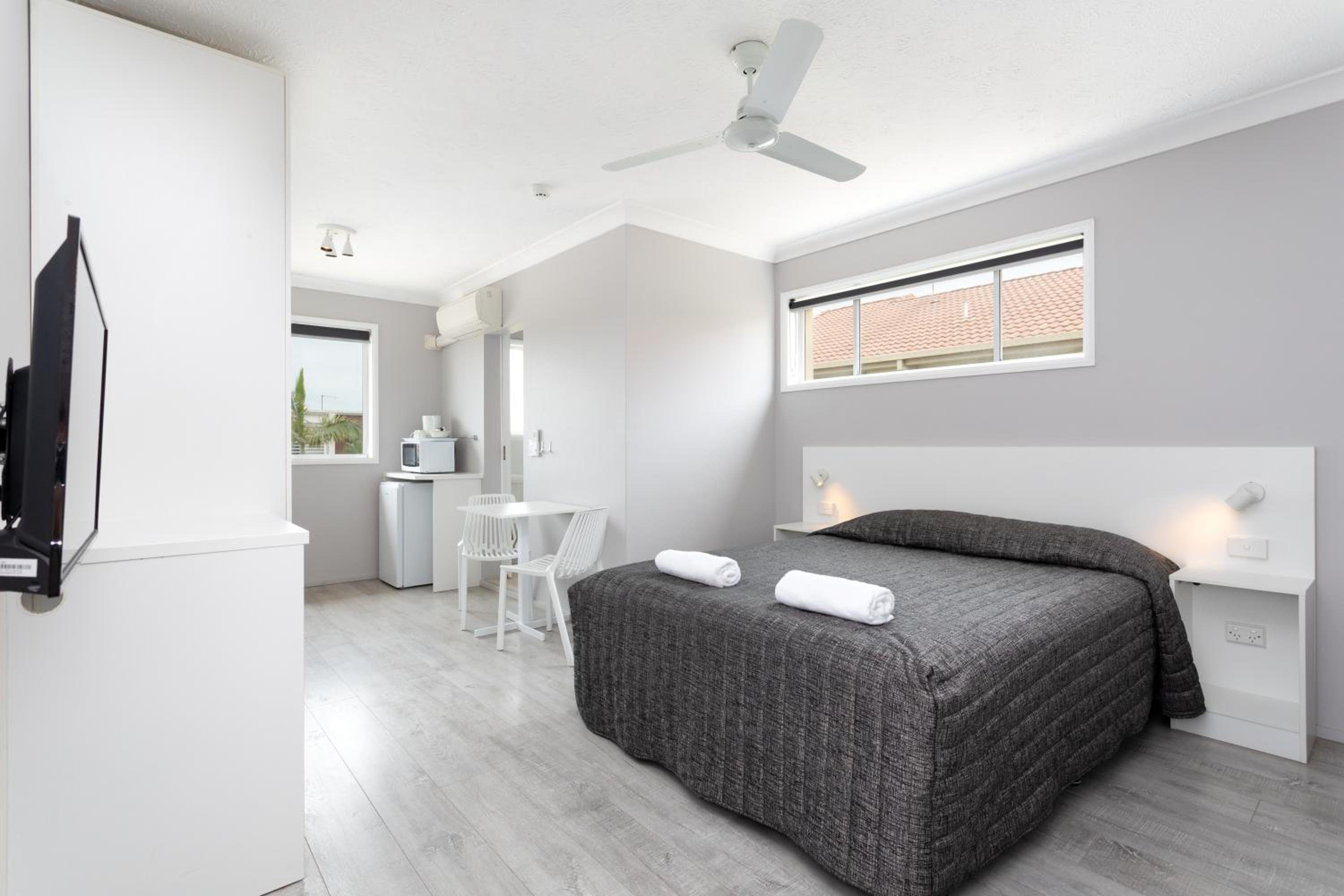 Double Room - Stair Access Only (Parking subject to availability) photo 1
