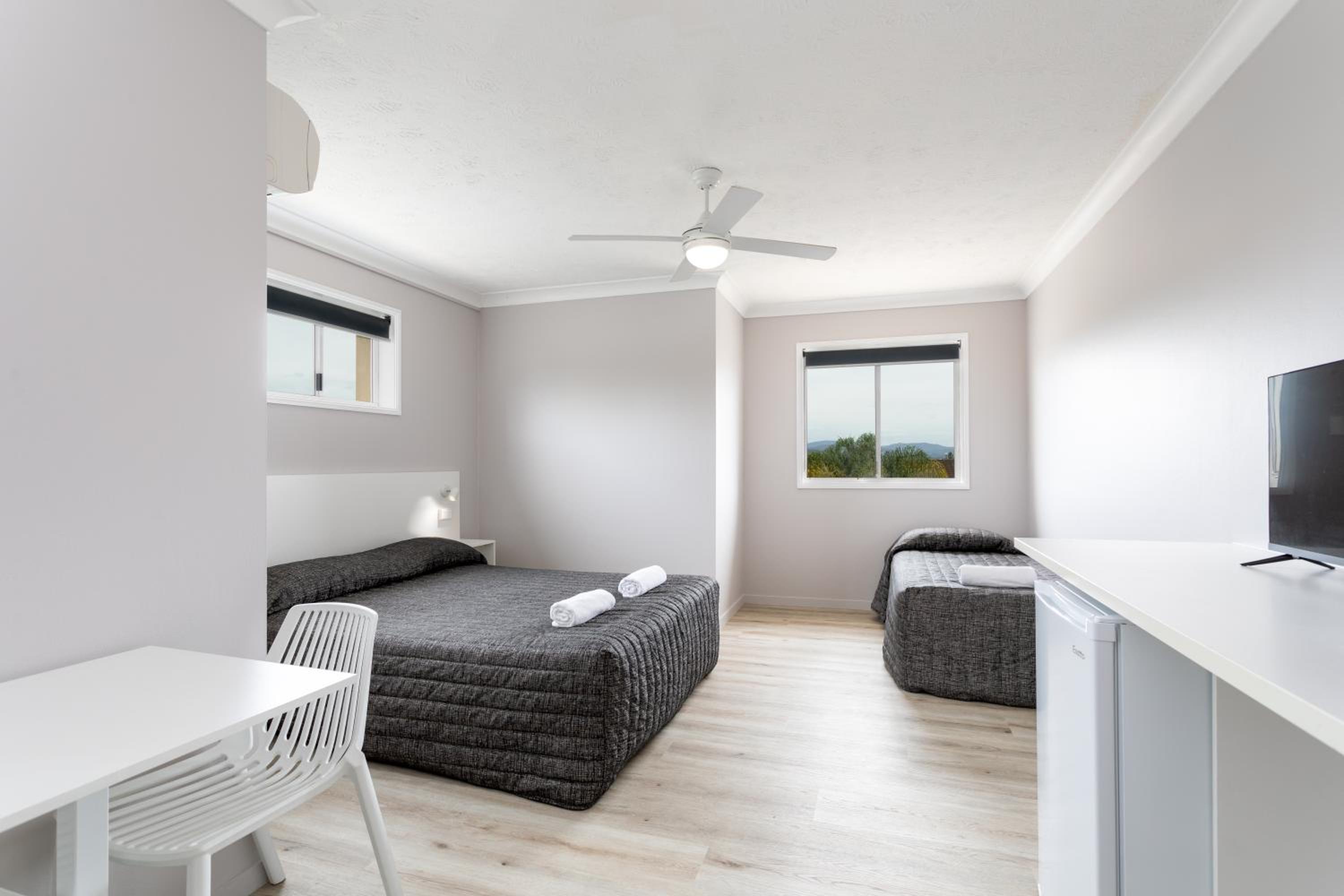 Triple Room - Stair Access Only (Parking subject to availability) photo 1