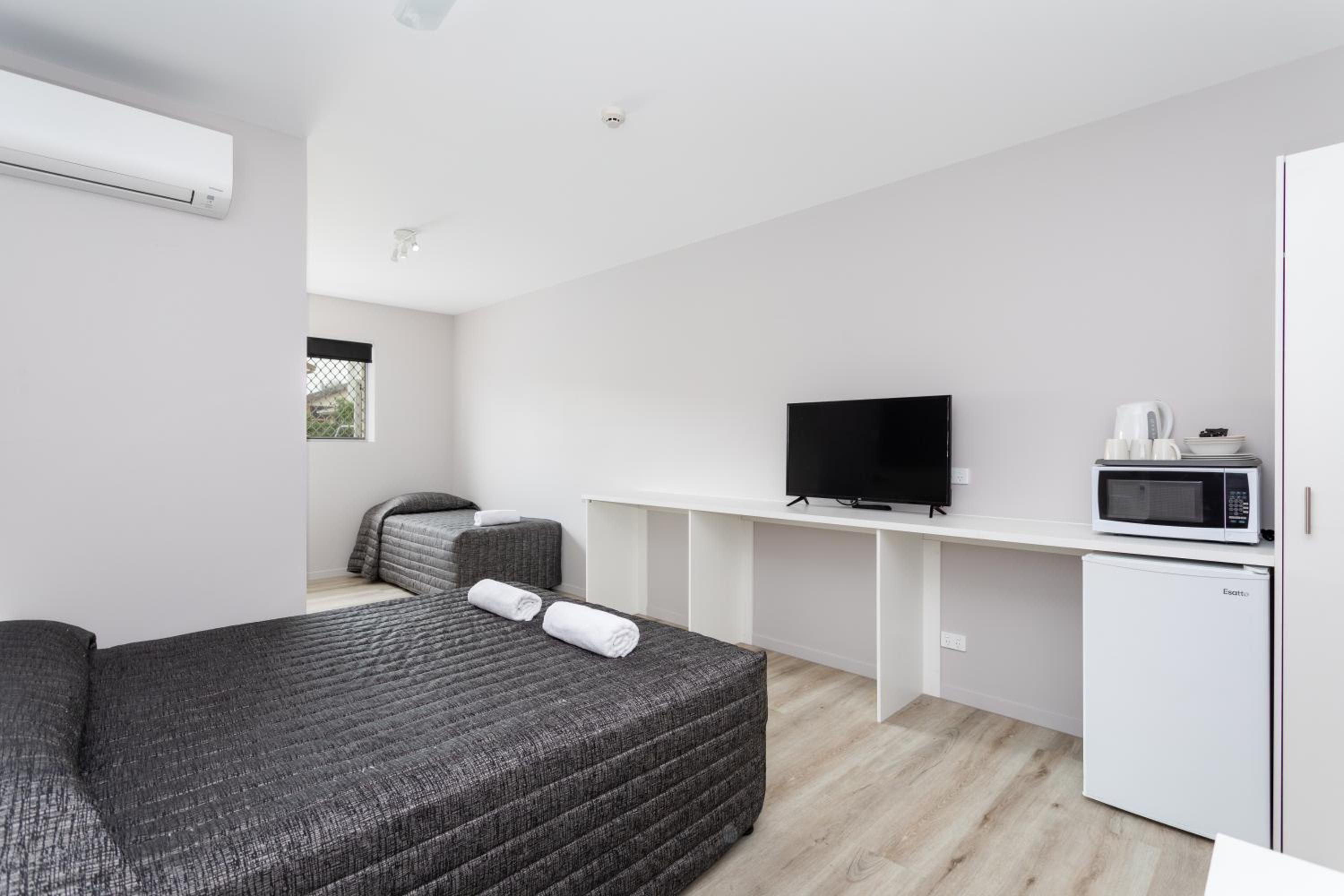 Triple Room - Ground Floor (Parking subject to availability) photo 1